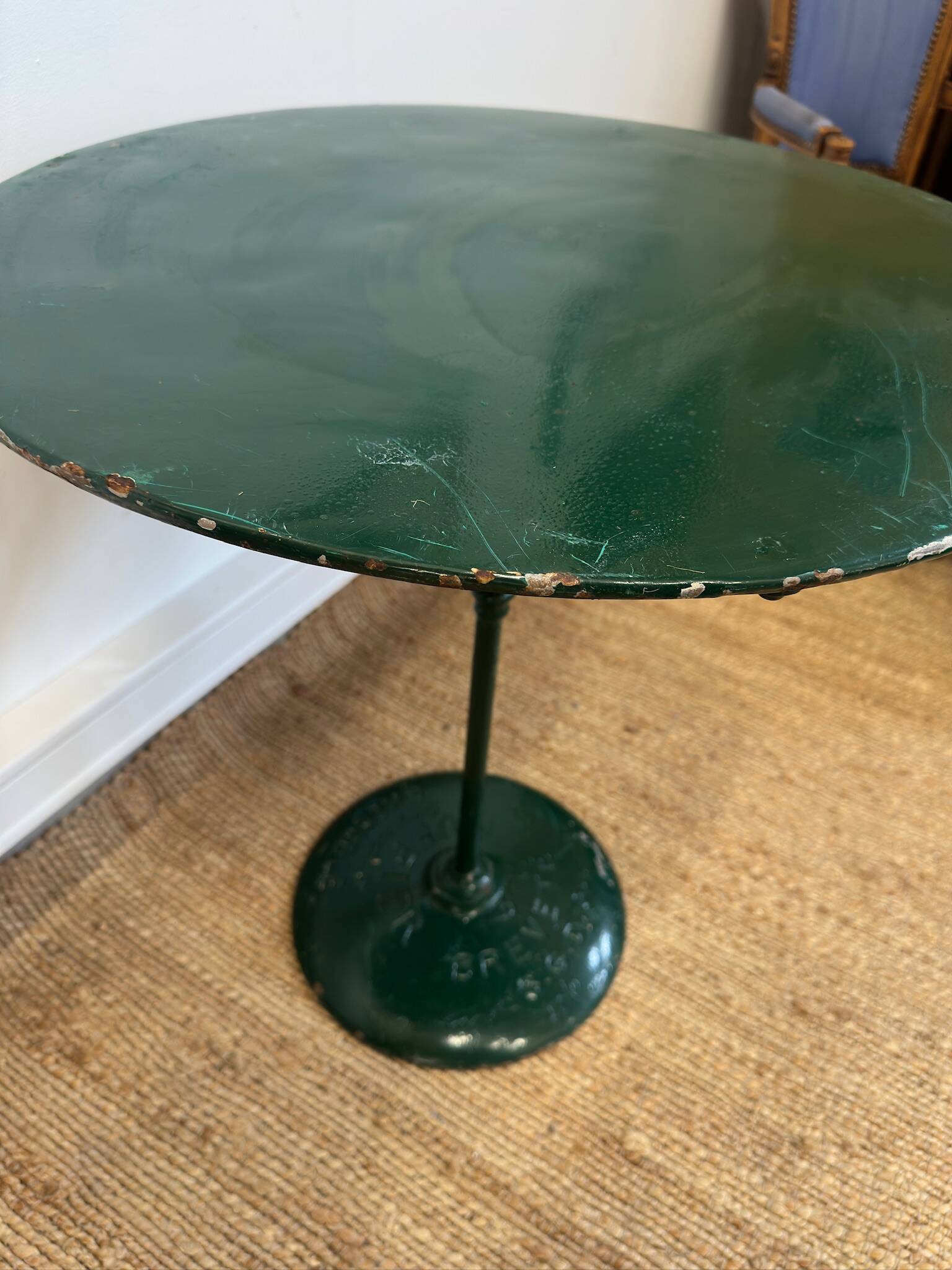 Old metal bistro table - Ruffier Grenoble – enamel paint