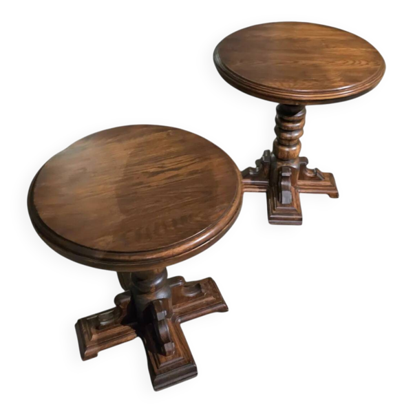 Tables d'appoint assorties en chêne