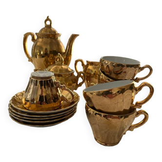 Golden porcelain tea set