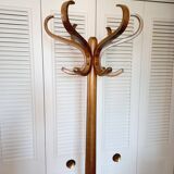 Baumann parrot coat rack