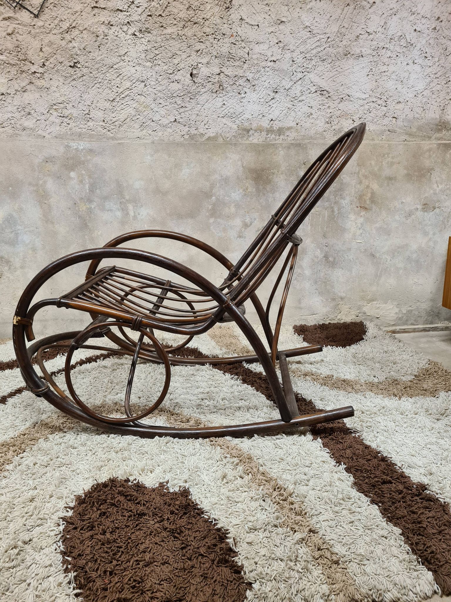Rocking-chair en bambou rotin 1970 vintage