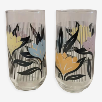 Lot 2 graphic flower glasses