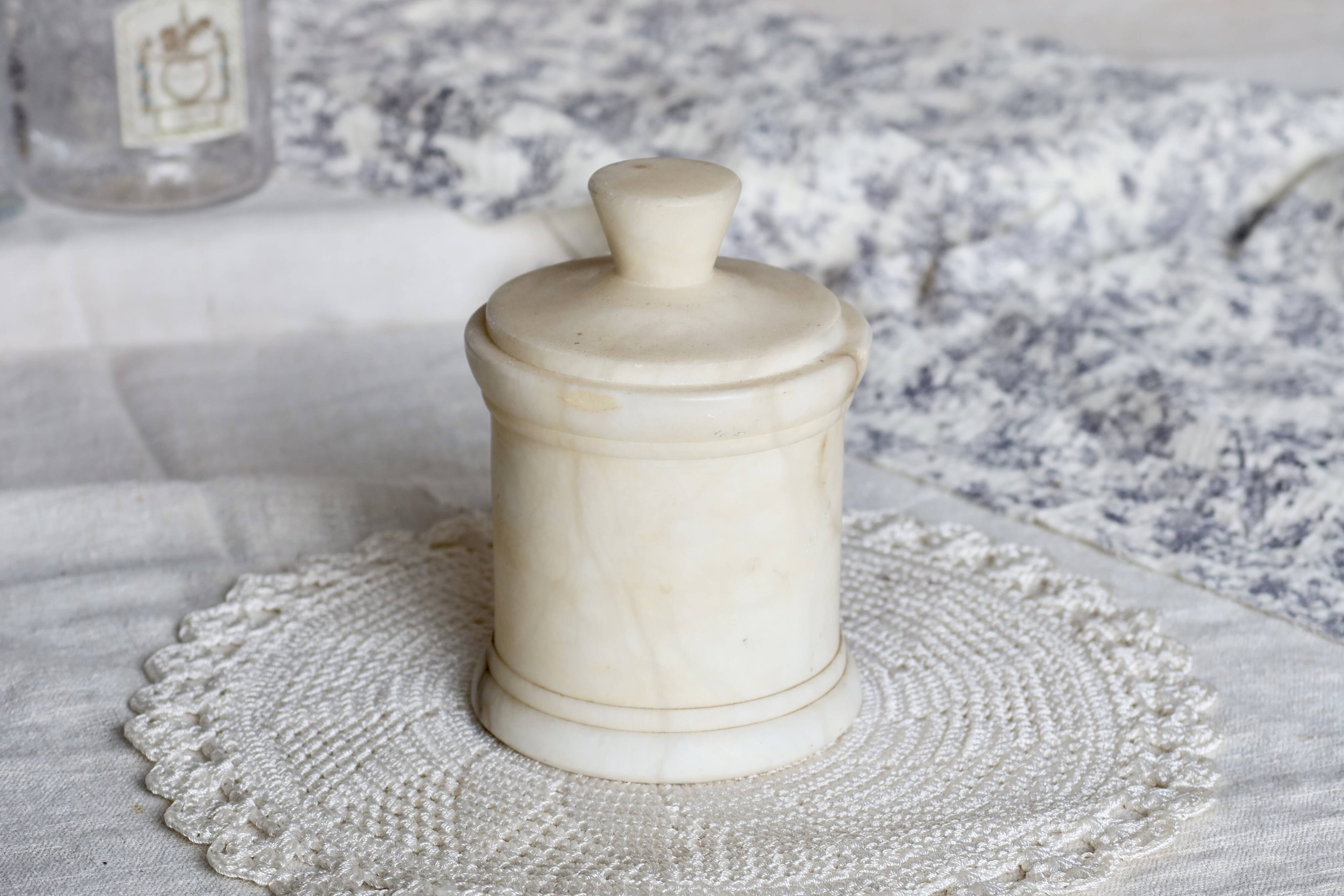 Vintage cream white marble box / candy box with lid
