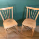 Pair of vintage bistro chairs with slats in beech (1960) - Style
