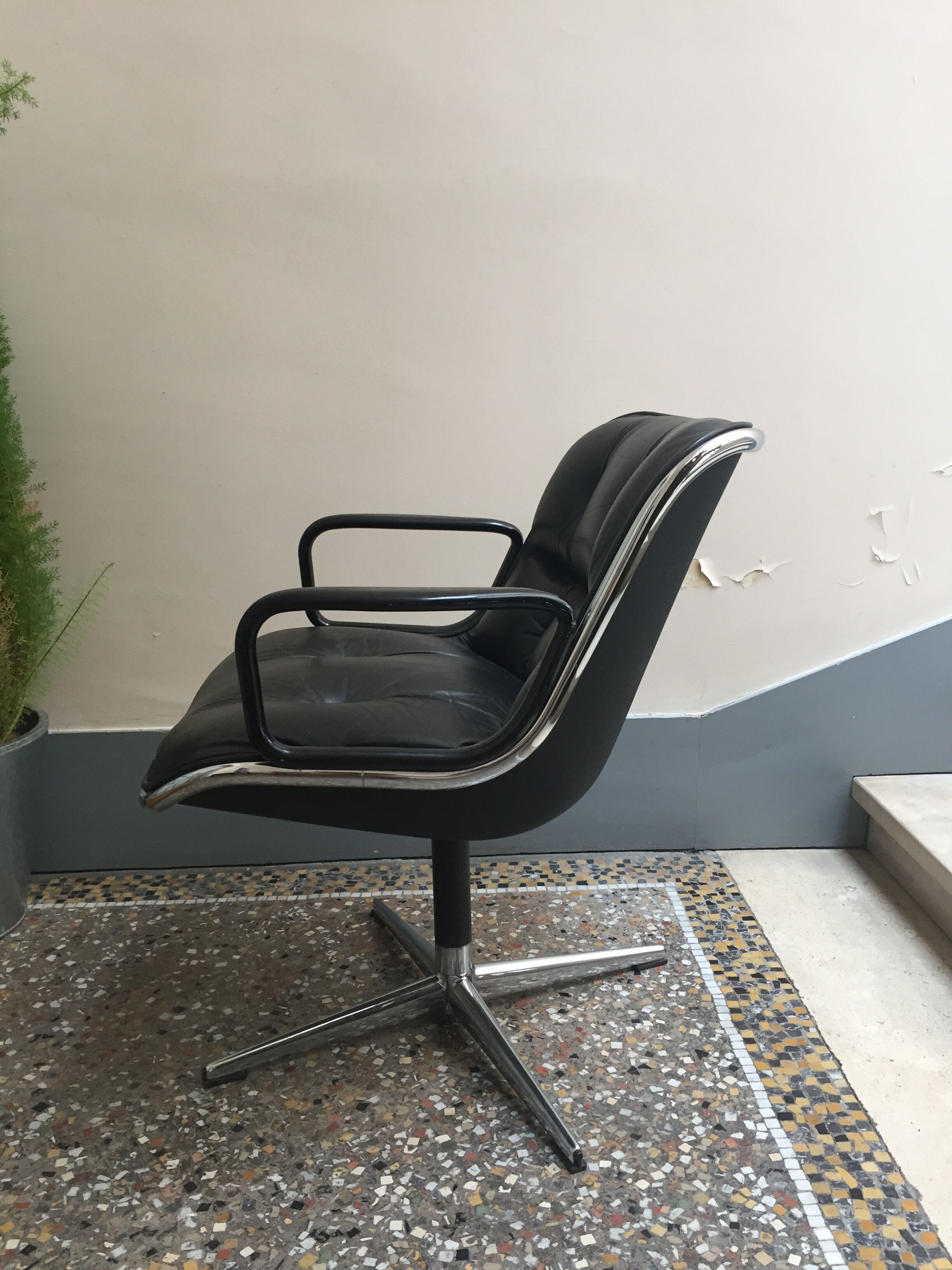 Charles Pollock office armchair, leather, 1970