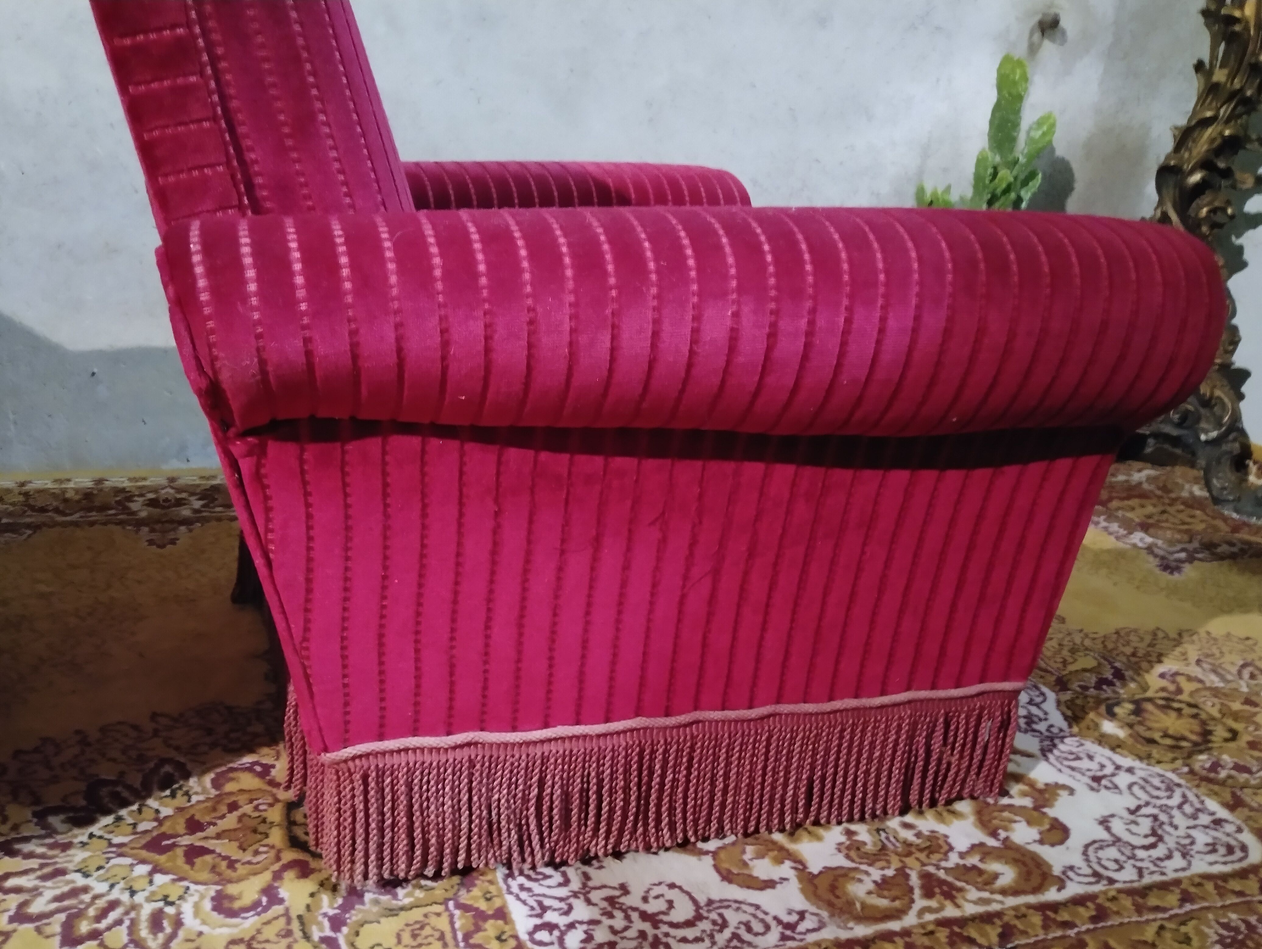 Pair of velvet armchairs