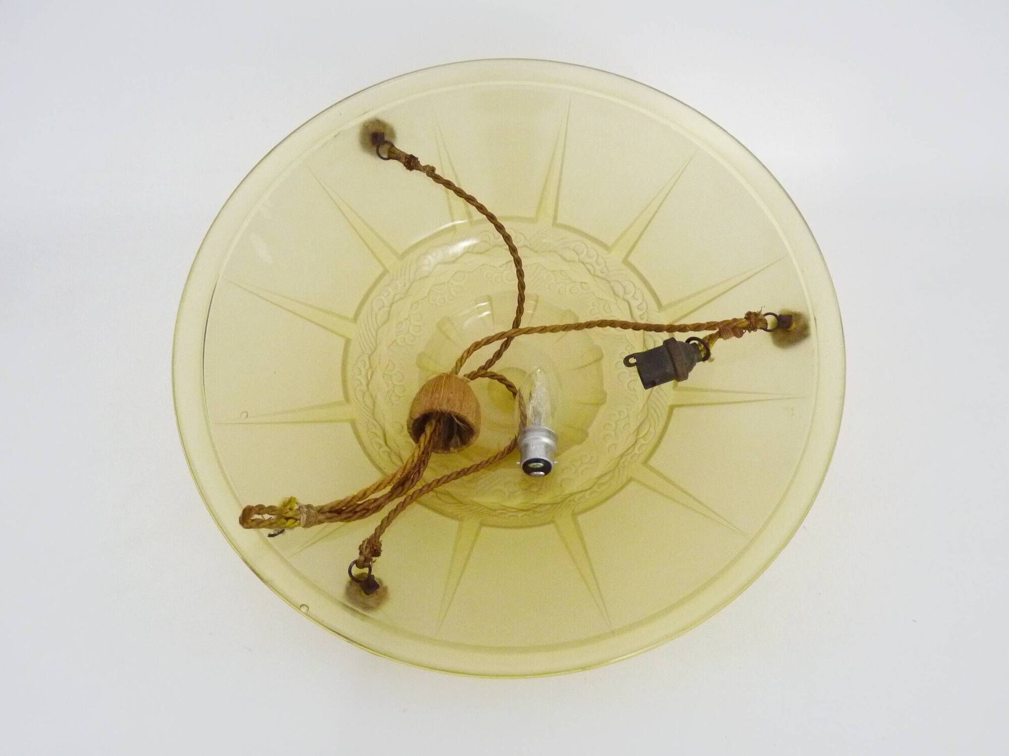 Old chandelier, Art Deco 1 light basin pendant light, in yellow glass paste. 1930s