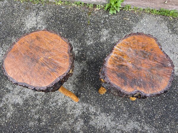 Paire de tabourets de ferme tripodes rustiques en bois 1950