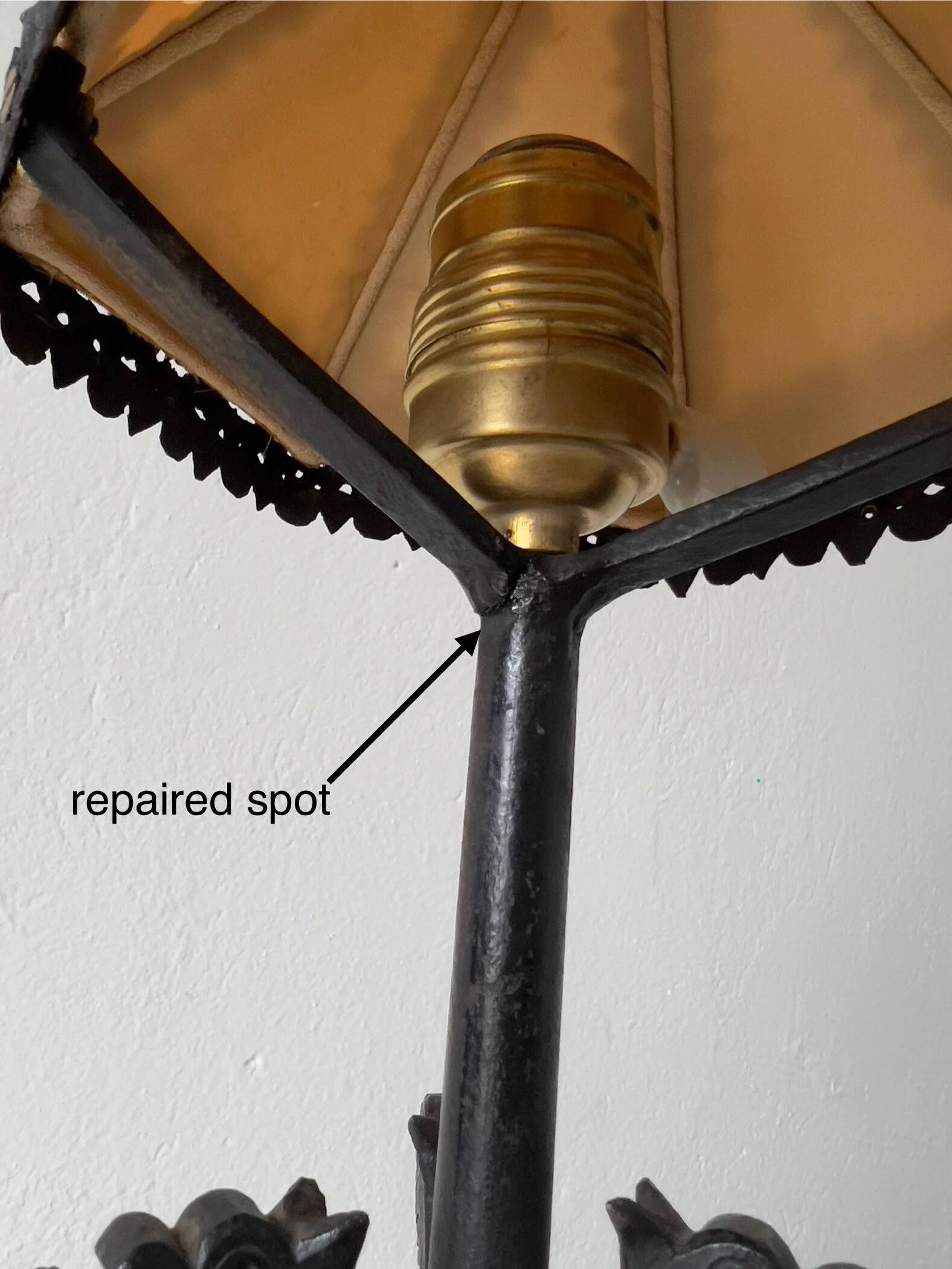 Lampe de table dragon en fer forgé, style Arts & Crafts | Italie | Années 1910