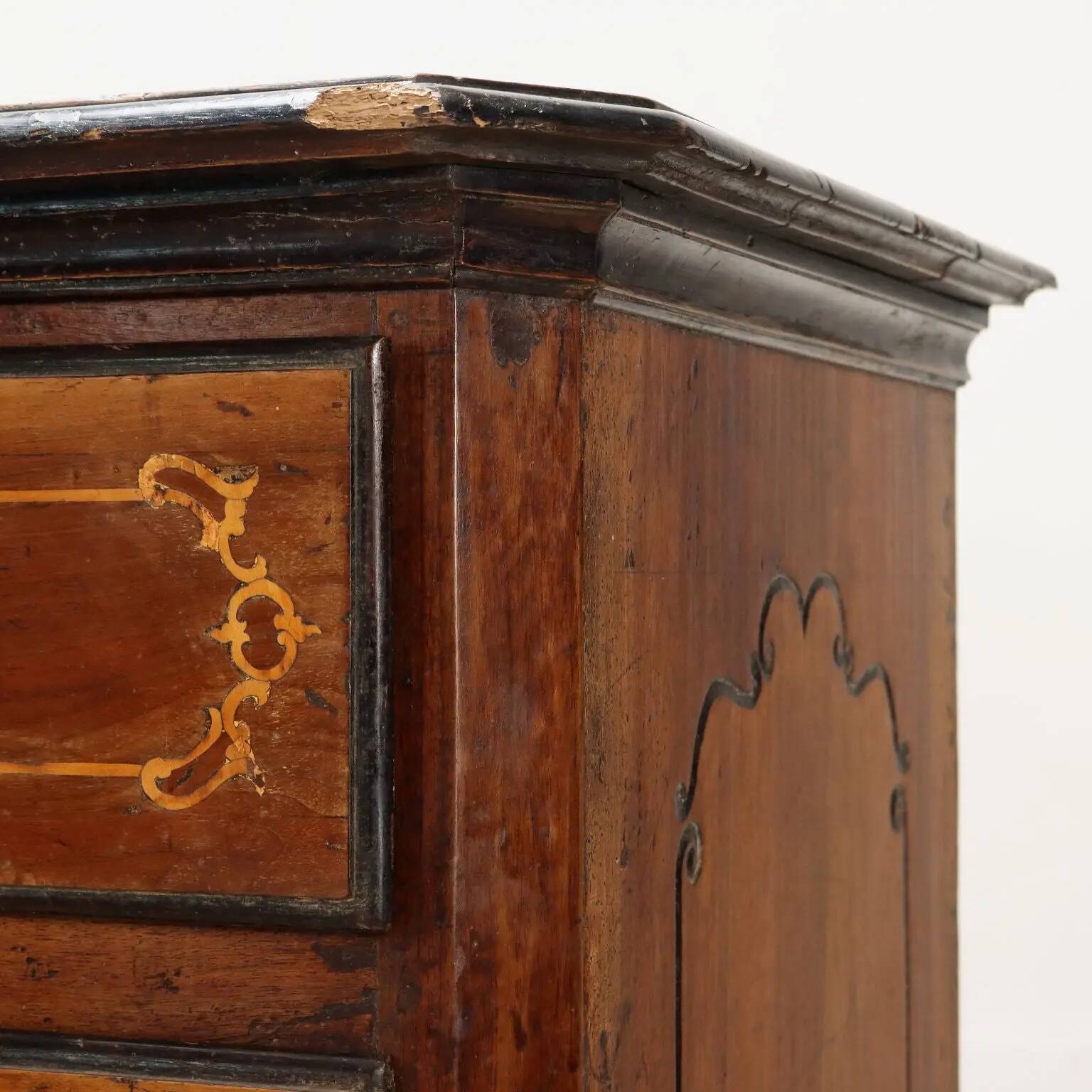 Commode ancienne en noyer 4 tiroirs Italie XVIIIe siècle