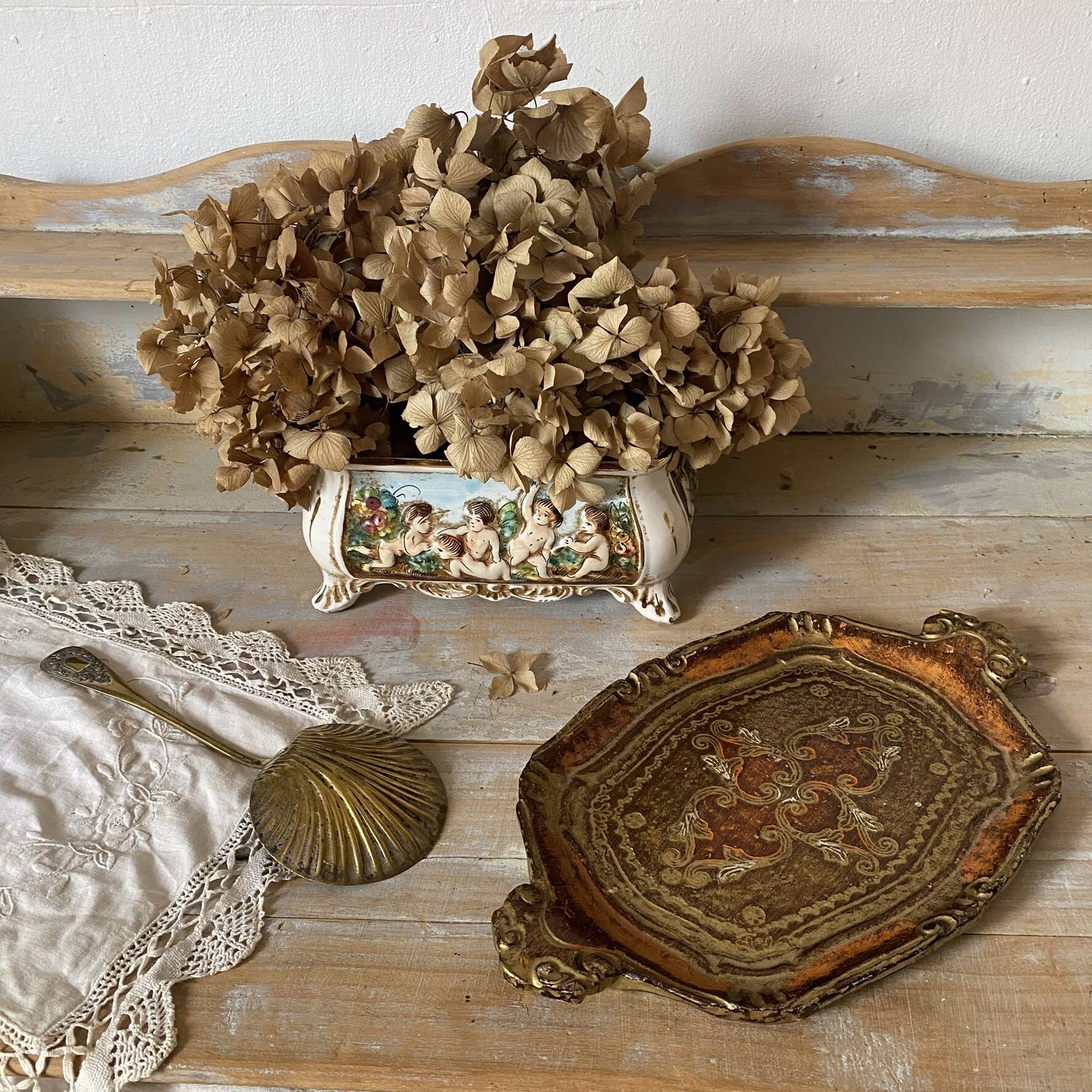 Small ochre and gold Florentine tray