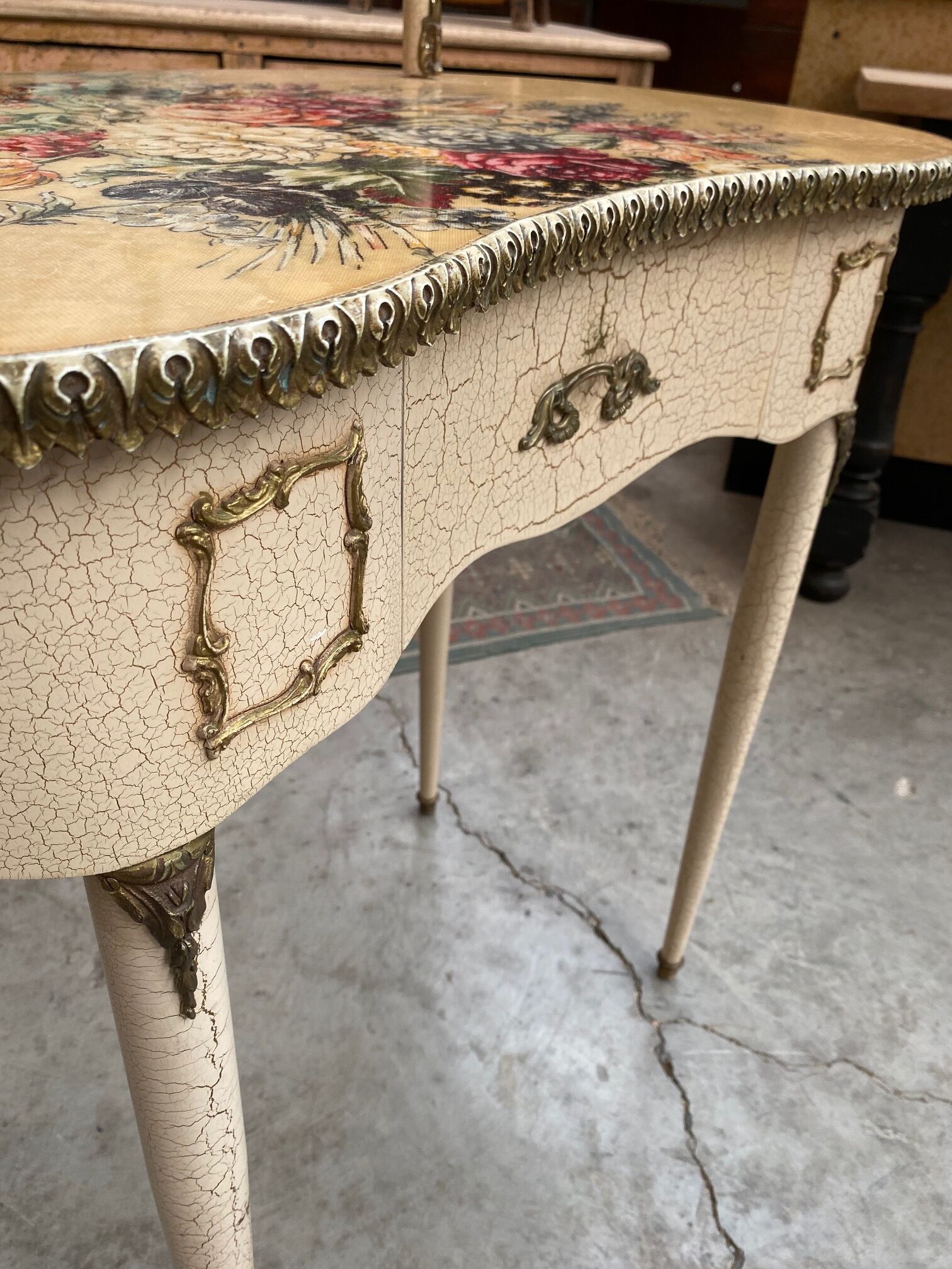 60s Italian style hairdresser