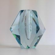 Vase en cristal en forme de diamant de Strömbergshyttan