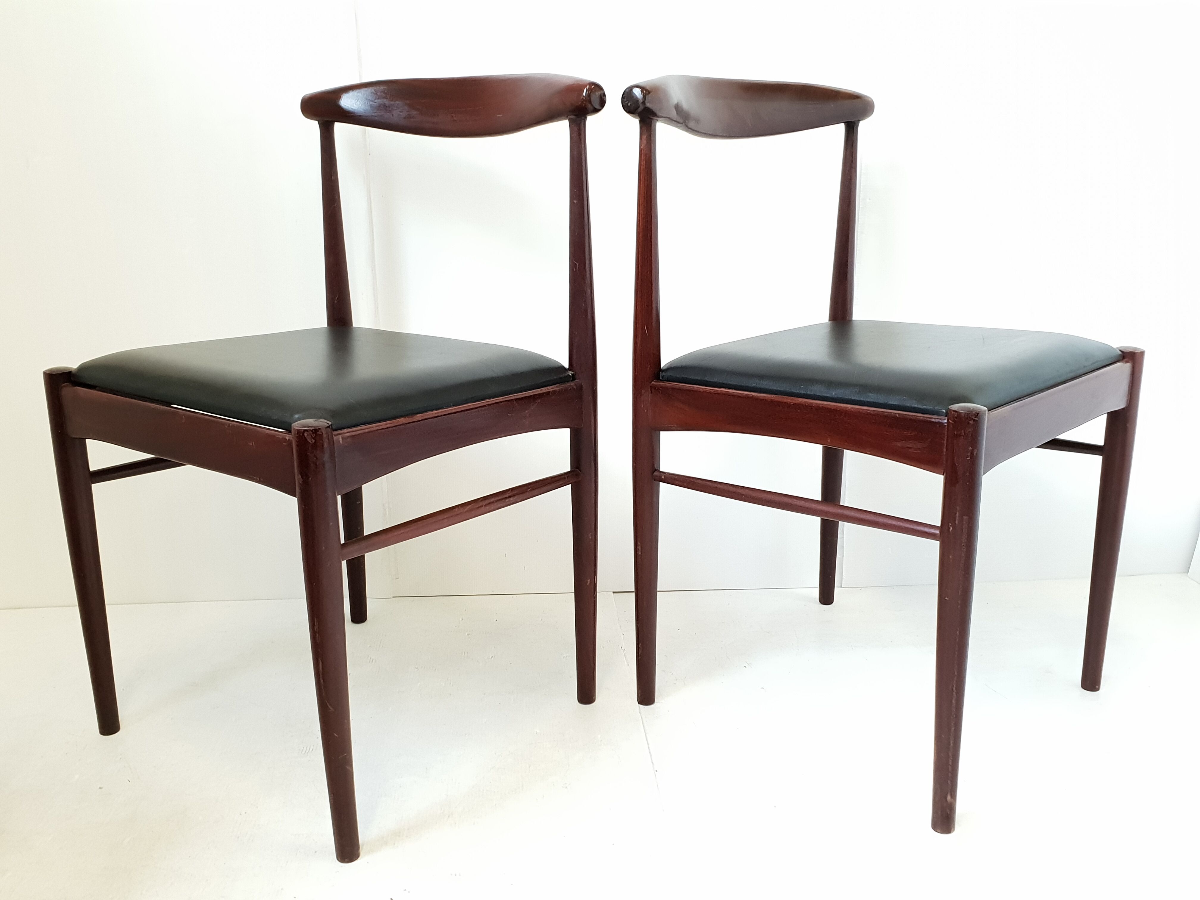Suite de 6 chaises scandinaves 1960