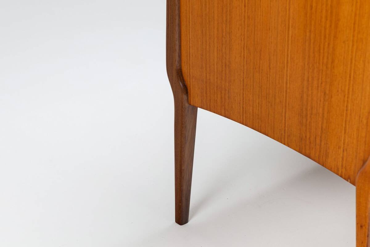 Bosteels Meubelen unique petit buffet en noyer Belgique 1960