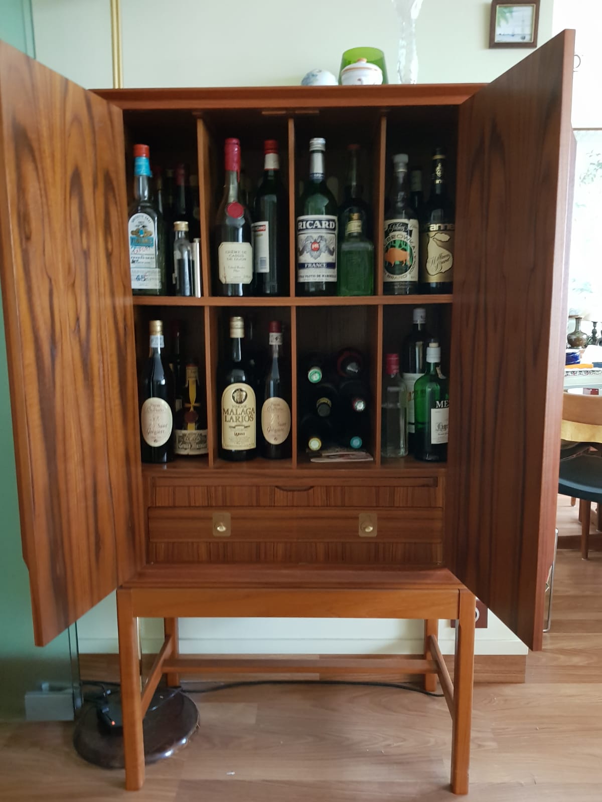 Furniture bar