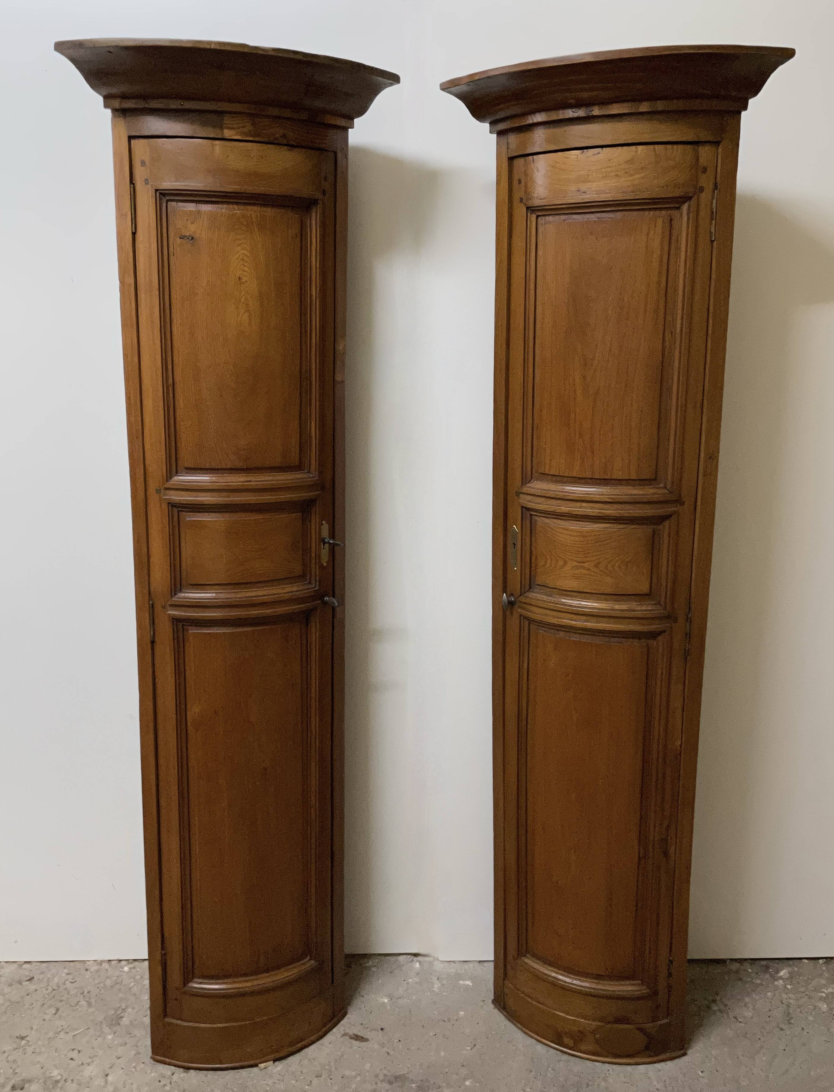 Pair of corners in ash and oak of the nineteenth century