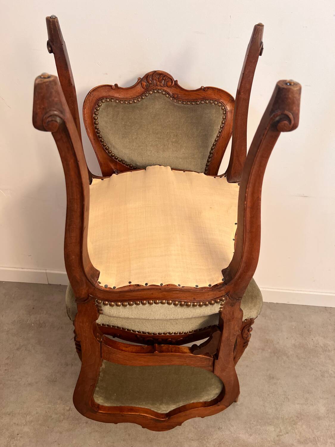 Lot 2 old Louis XV style carved solid walnut chairs late 19th century