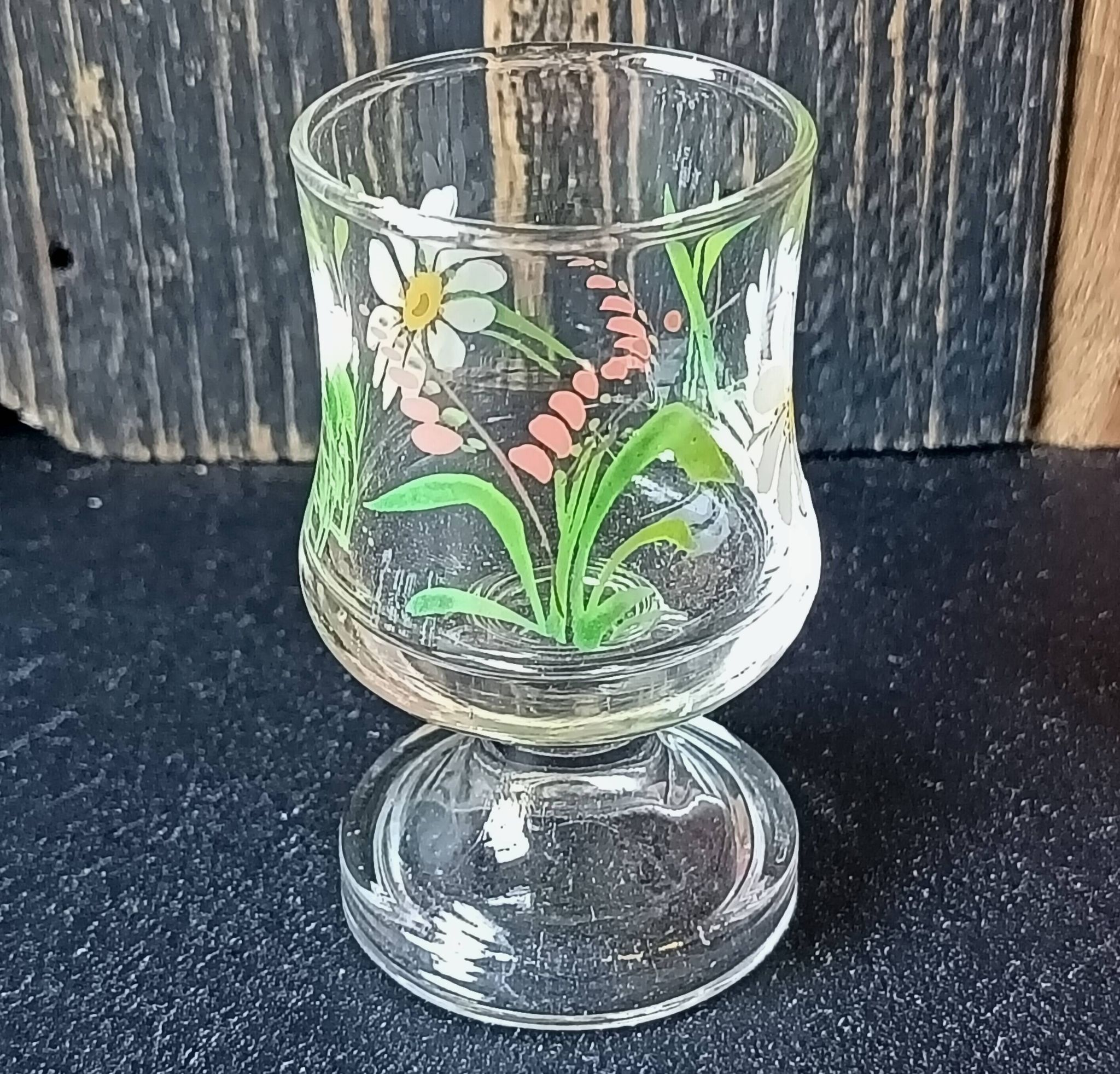 6 liqueur glasses, vintage flower decor
