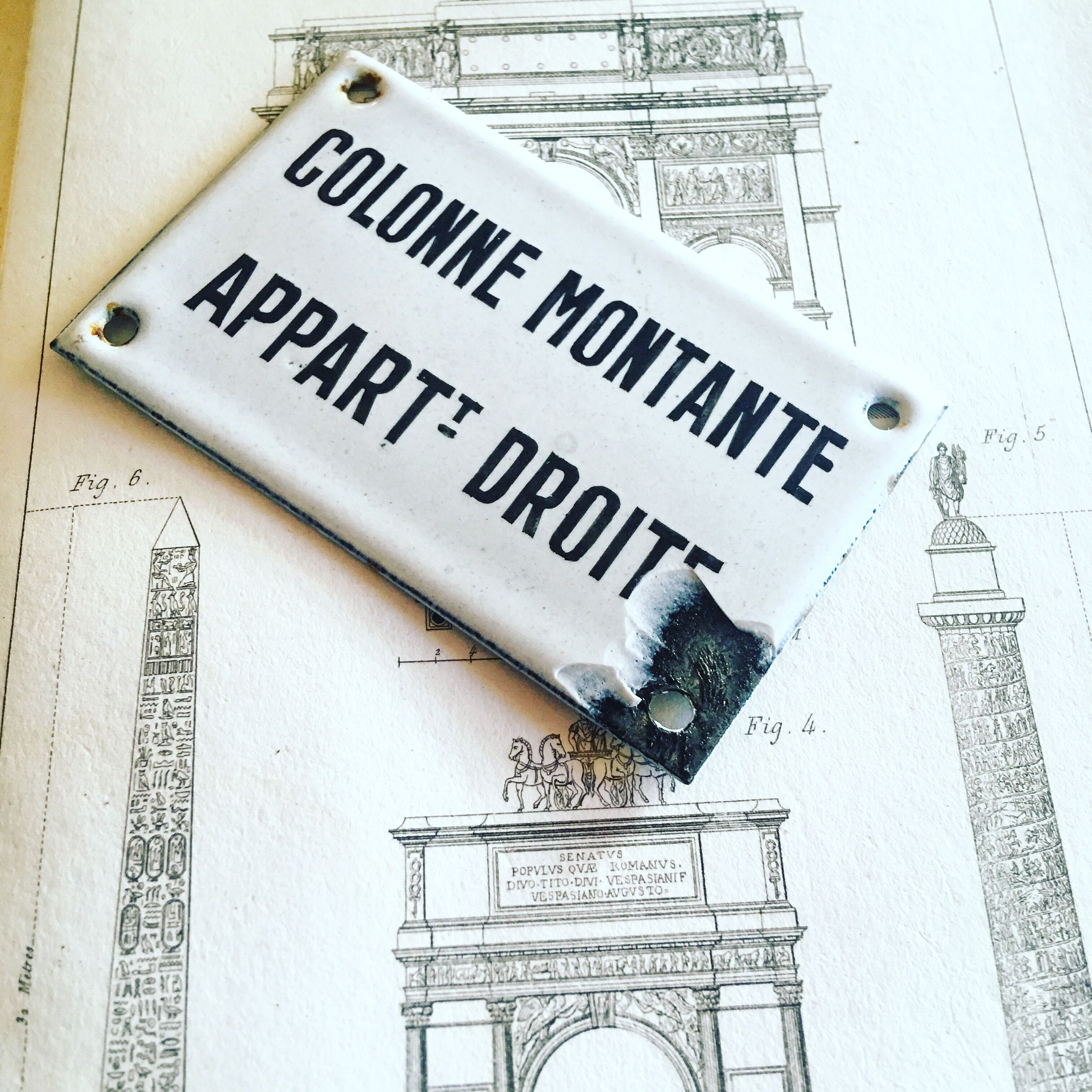 Enamelled plaque "rising column 6 straight apartment" 1950