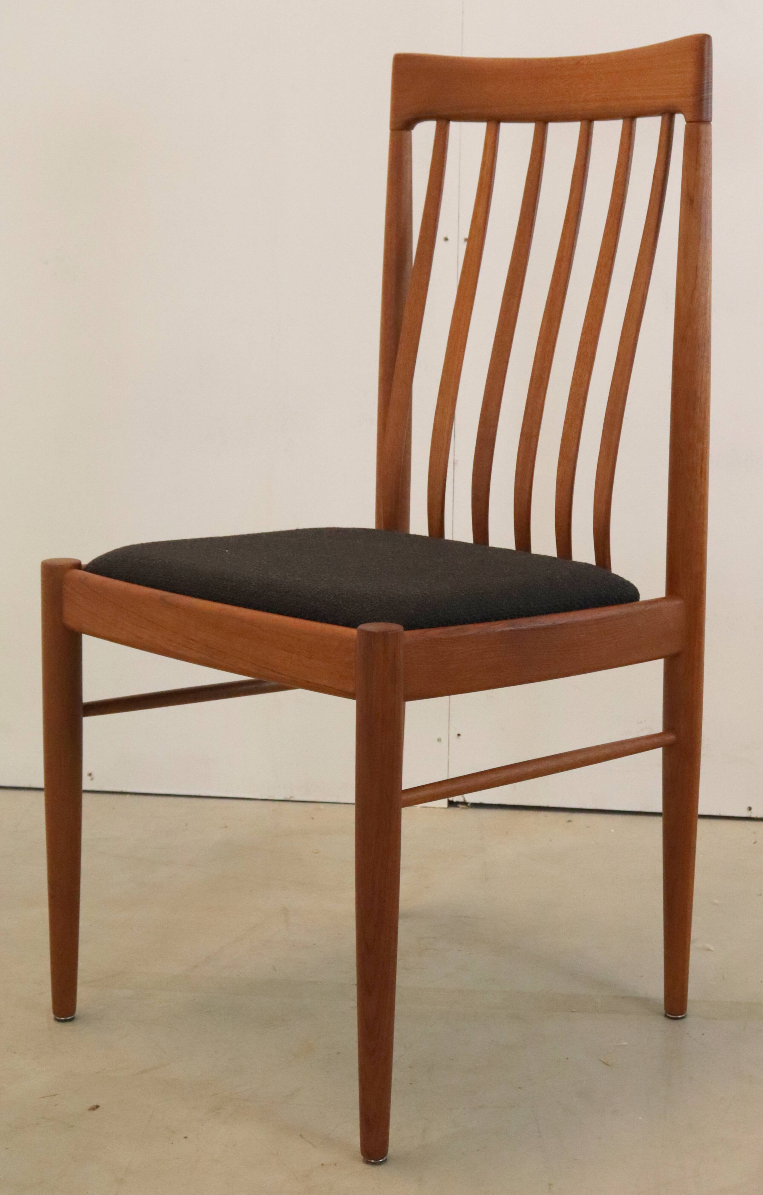 Set van 4 Bramin eetkamerstoelen 'Halgarde'