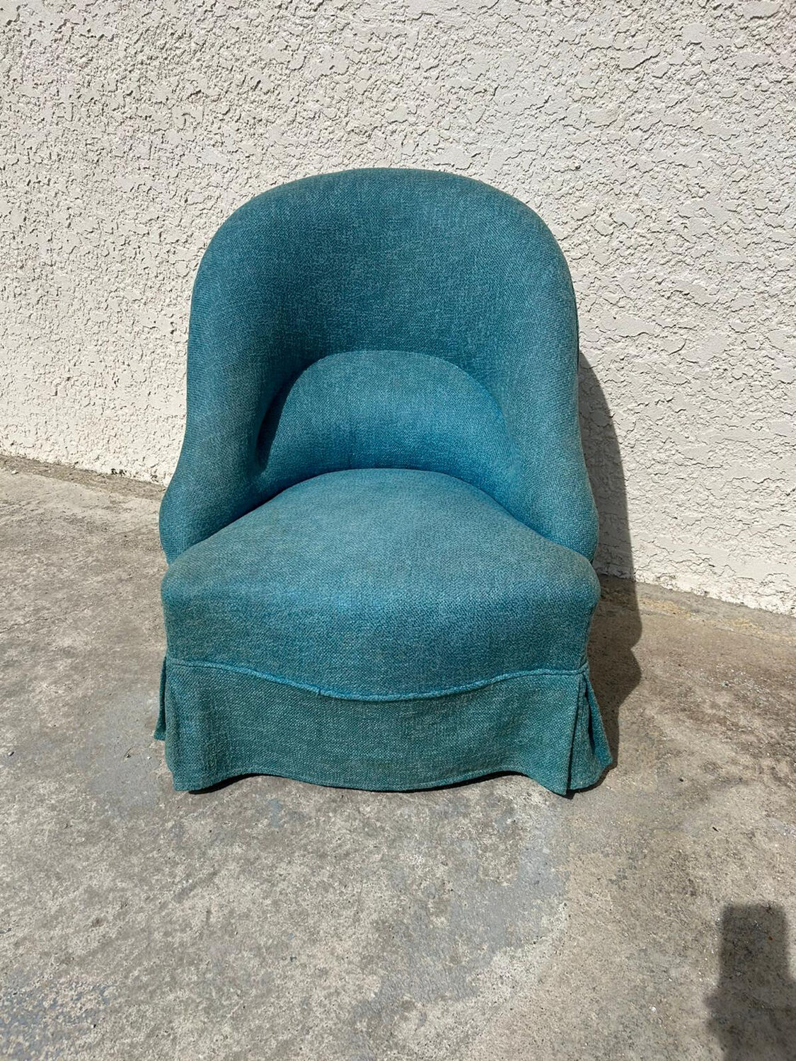 Blue toad armchair