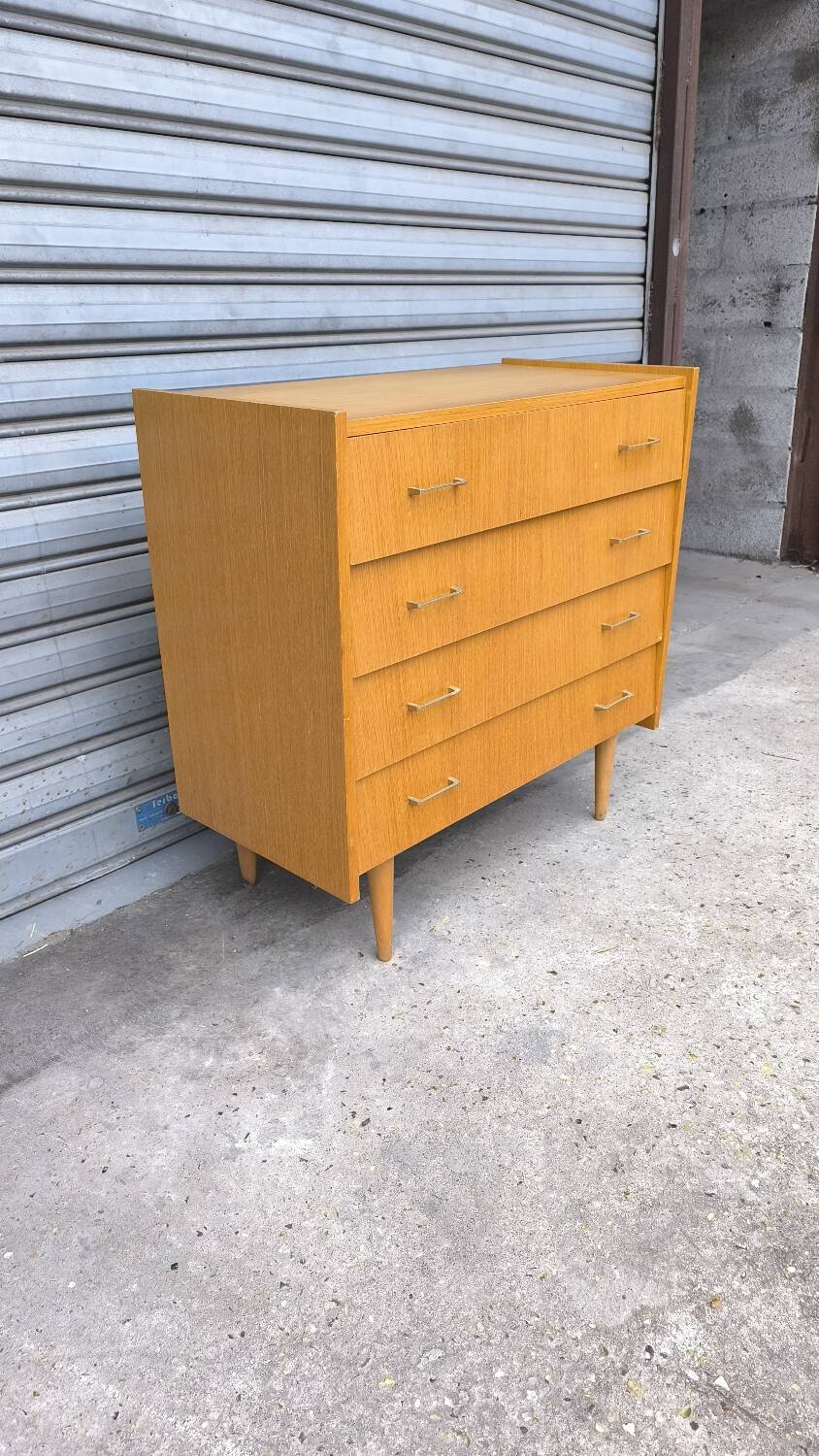 Compass foot chest of drawers in blond oak 1960