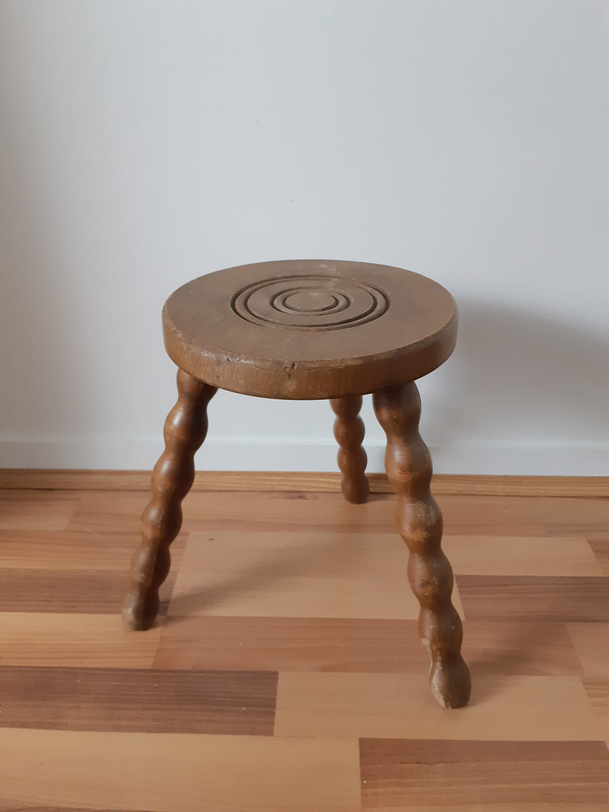 Vintage round milking stool , solid wood , tripod , 50s