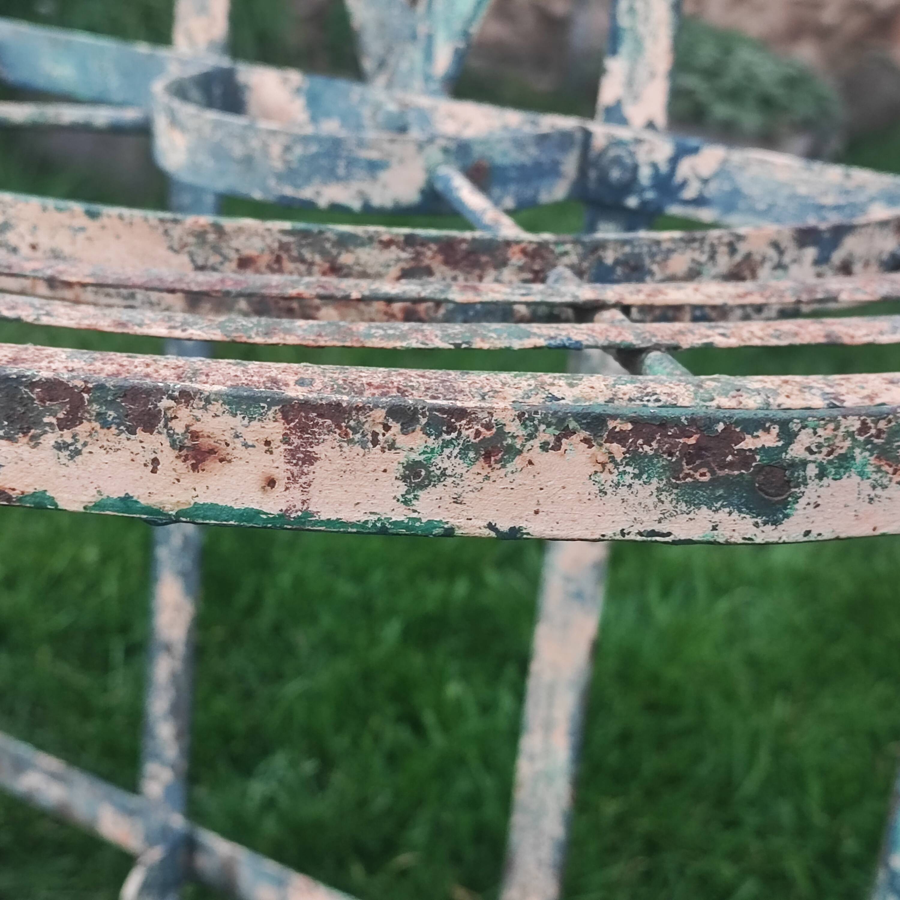 Half-moon florist plant holder