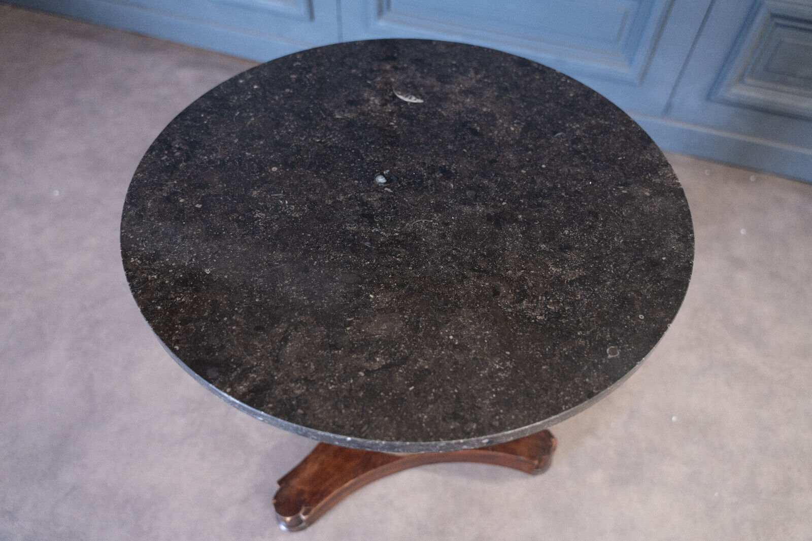 Mahogany pedestal table was central foot tripod gray marble of Sainte Anne nineteenth