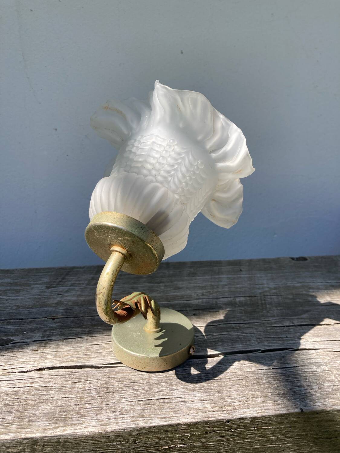 Flower wall lamp in glass paste