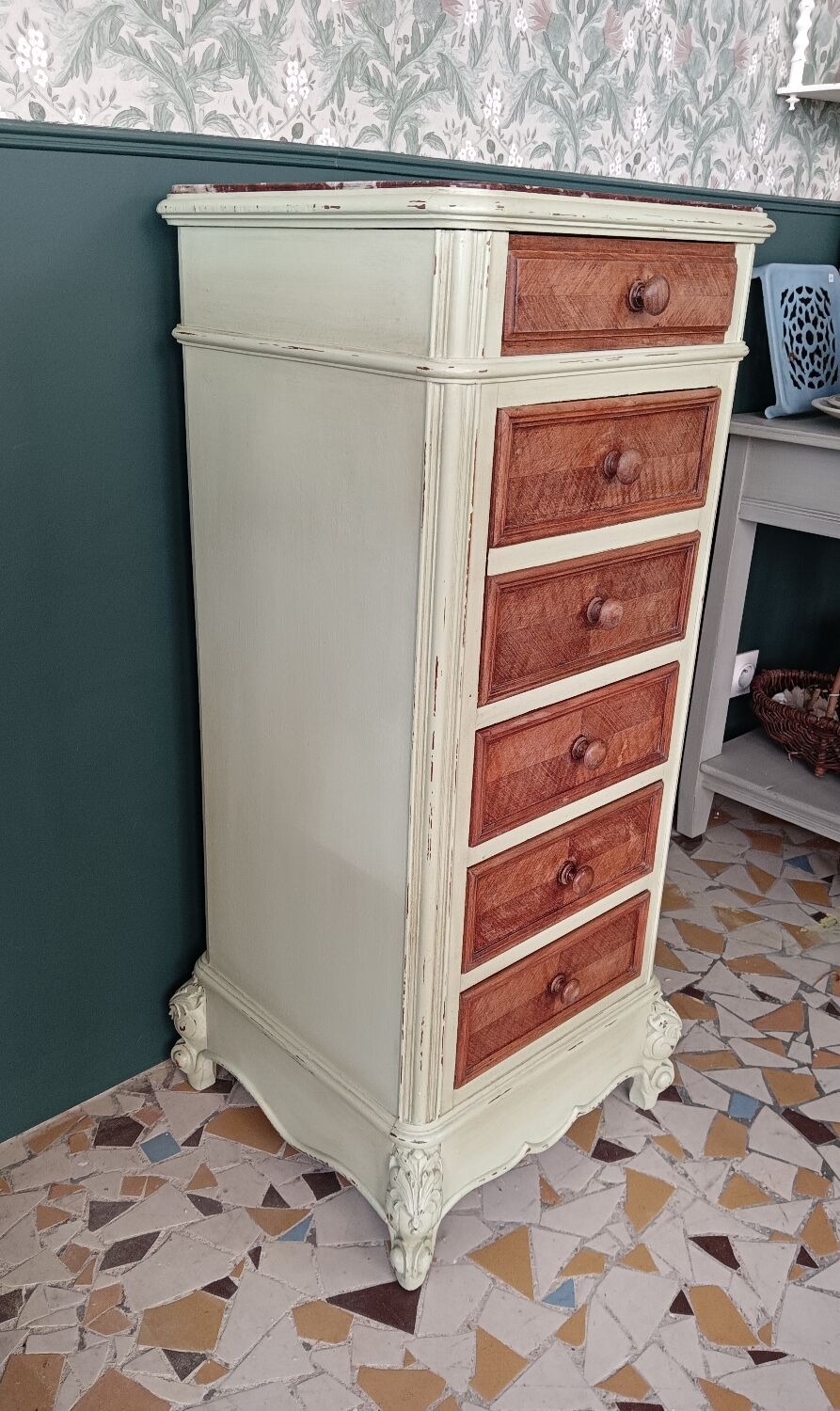 Chiffonnier revisited in almond green