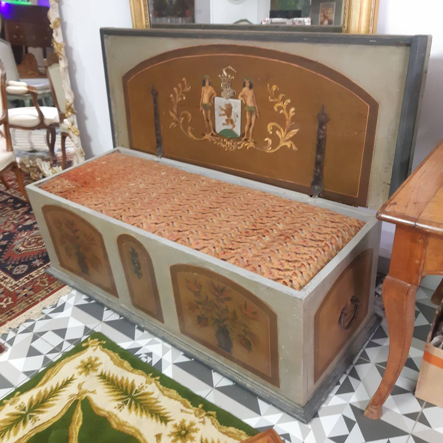 Grand coffre banquette peint 149X58