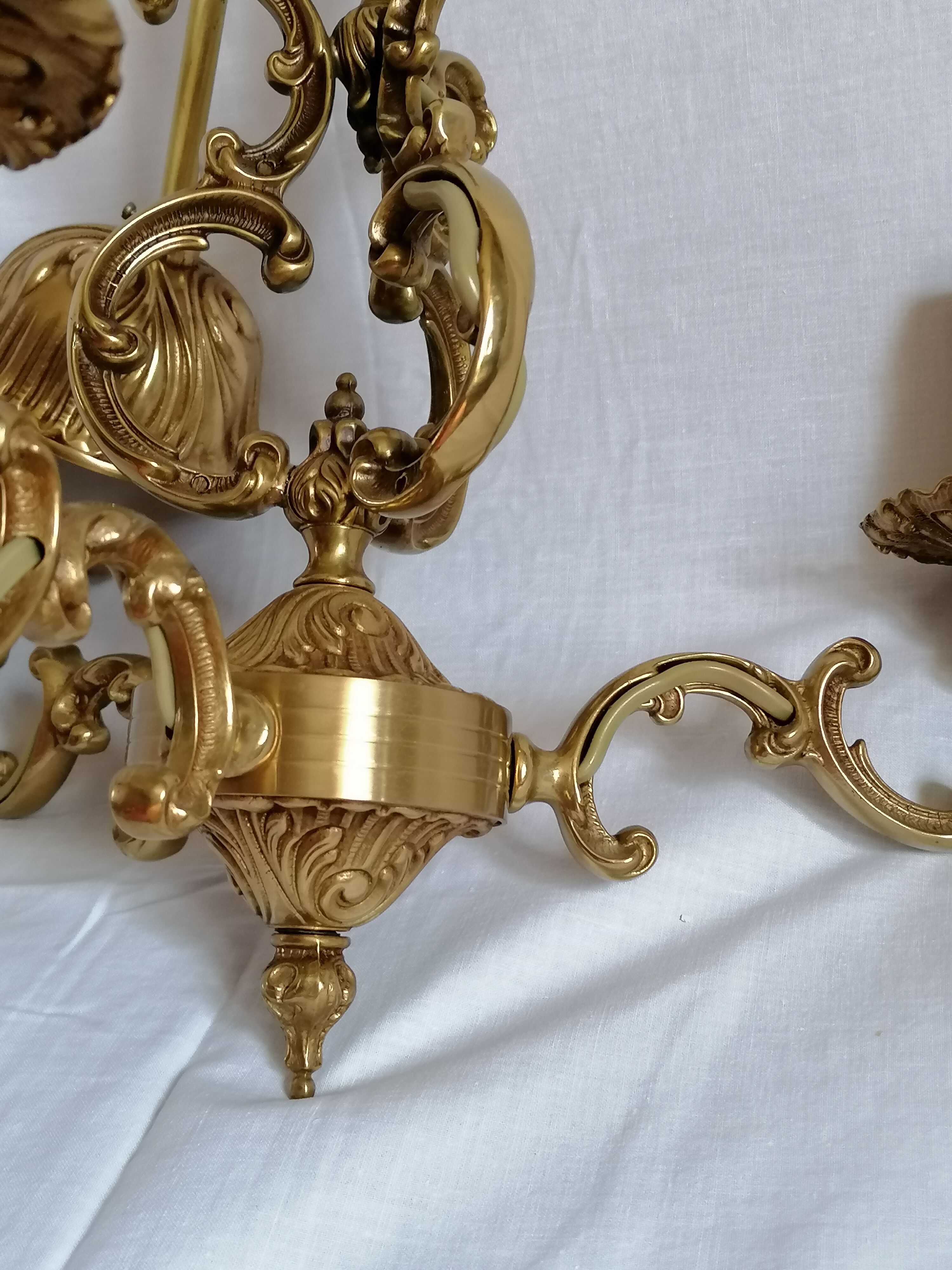 Bronze chandelier 3 lights