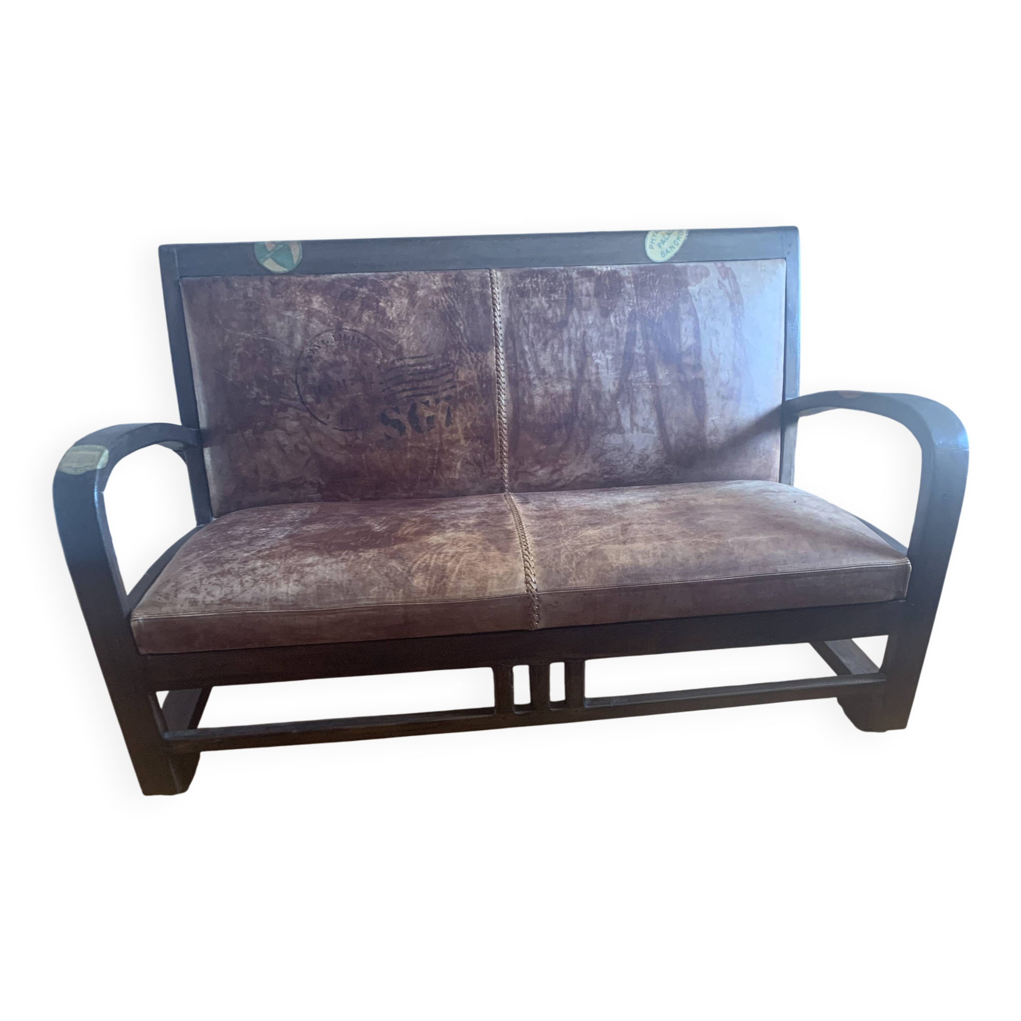 Vintage colonial-style bench in solid wood and patinated leather.