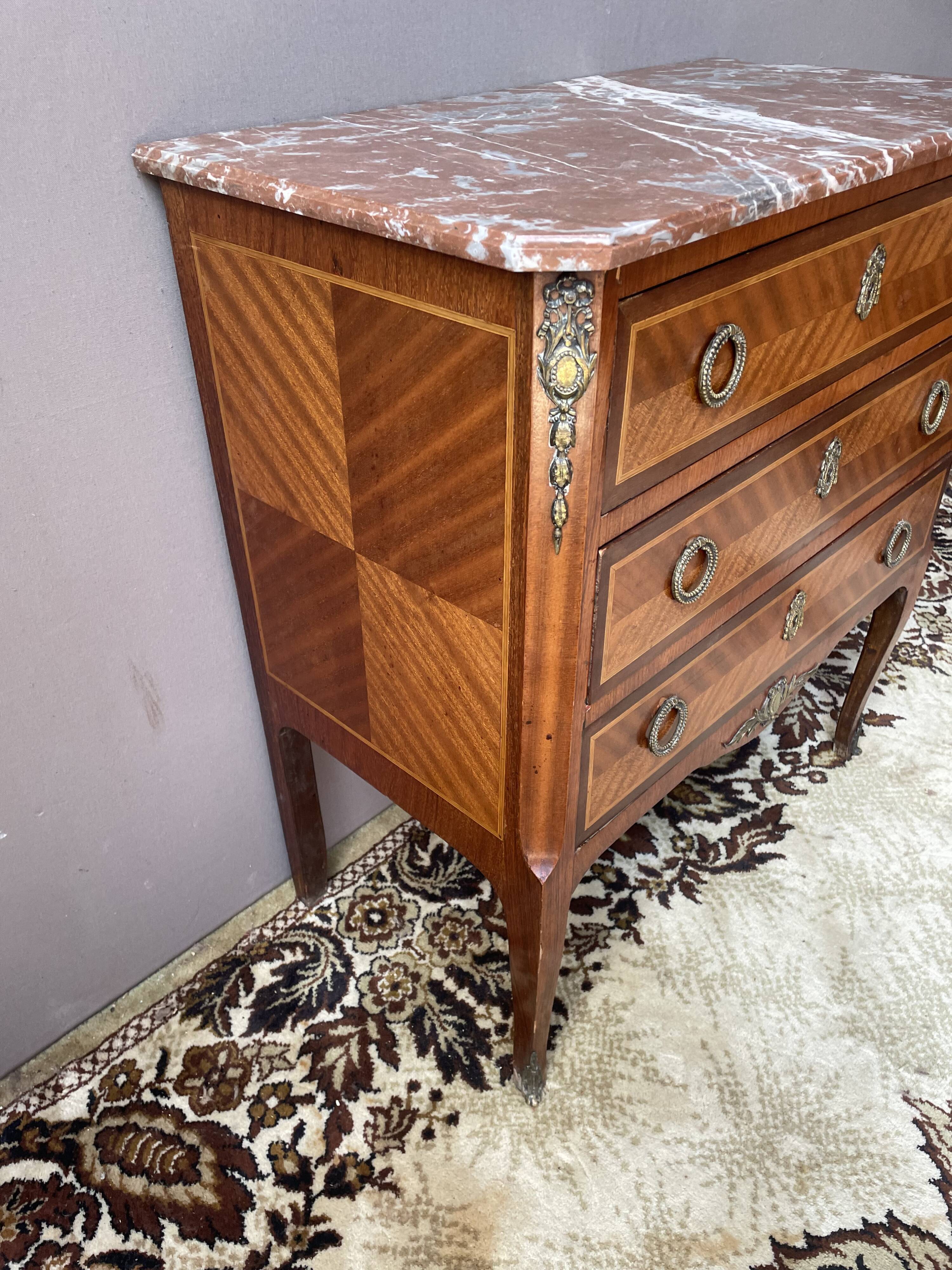 Transitional style chest of drawers in marquetry