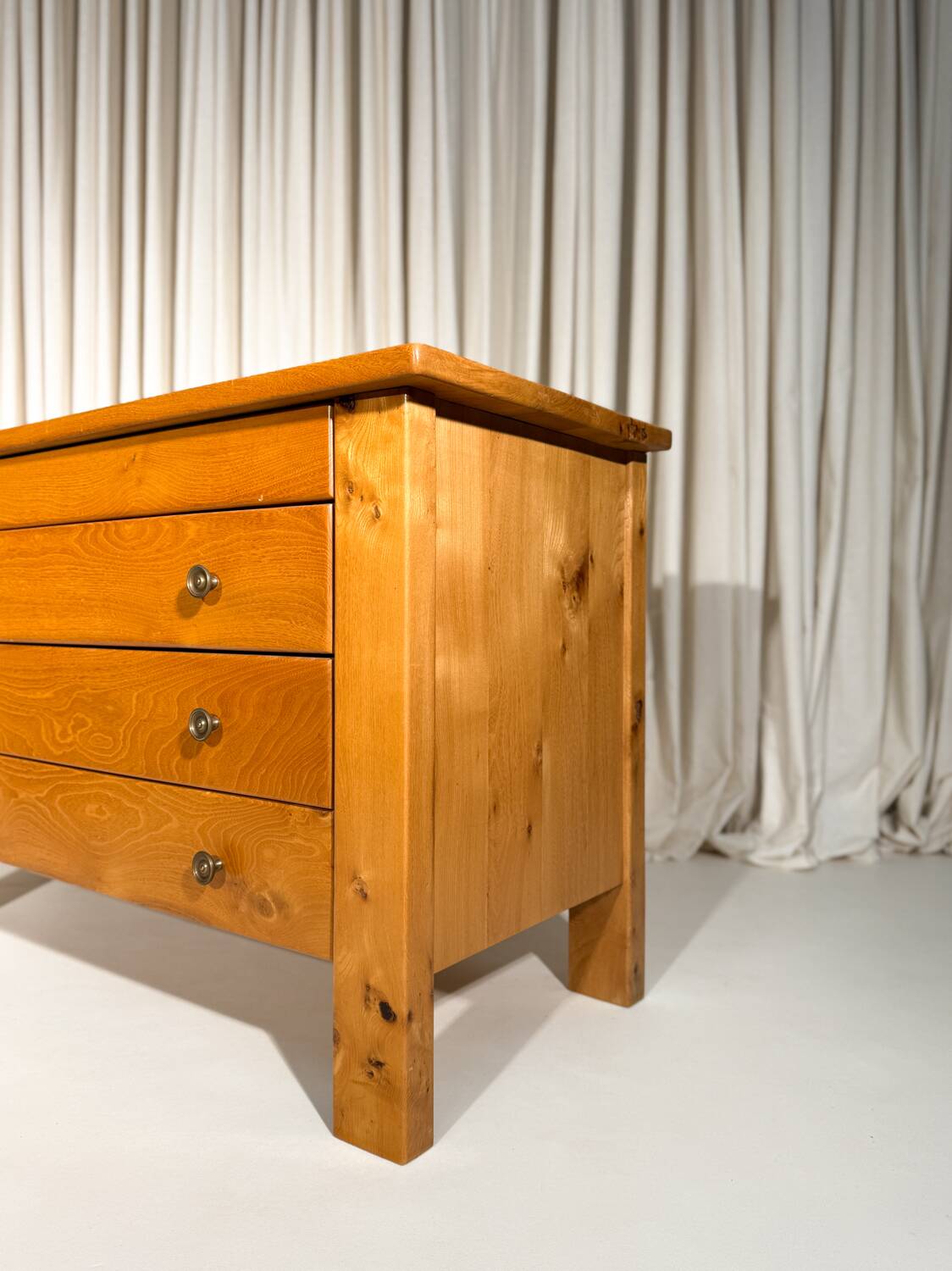 Elm chest of drawers