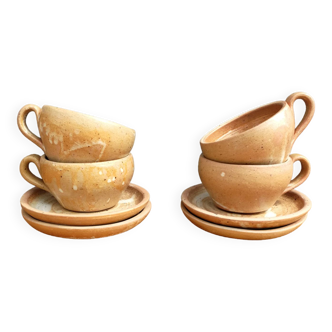 Set of 4 coffee/tea cups and saucers