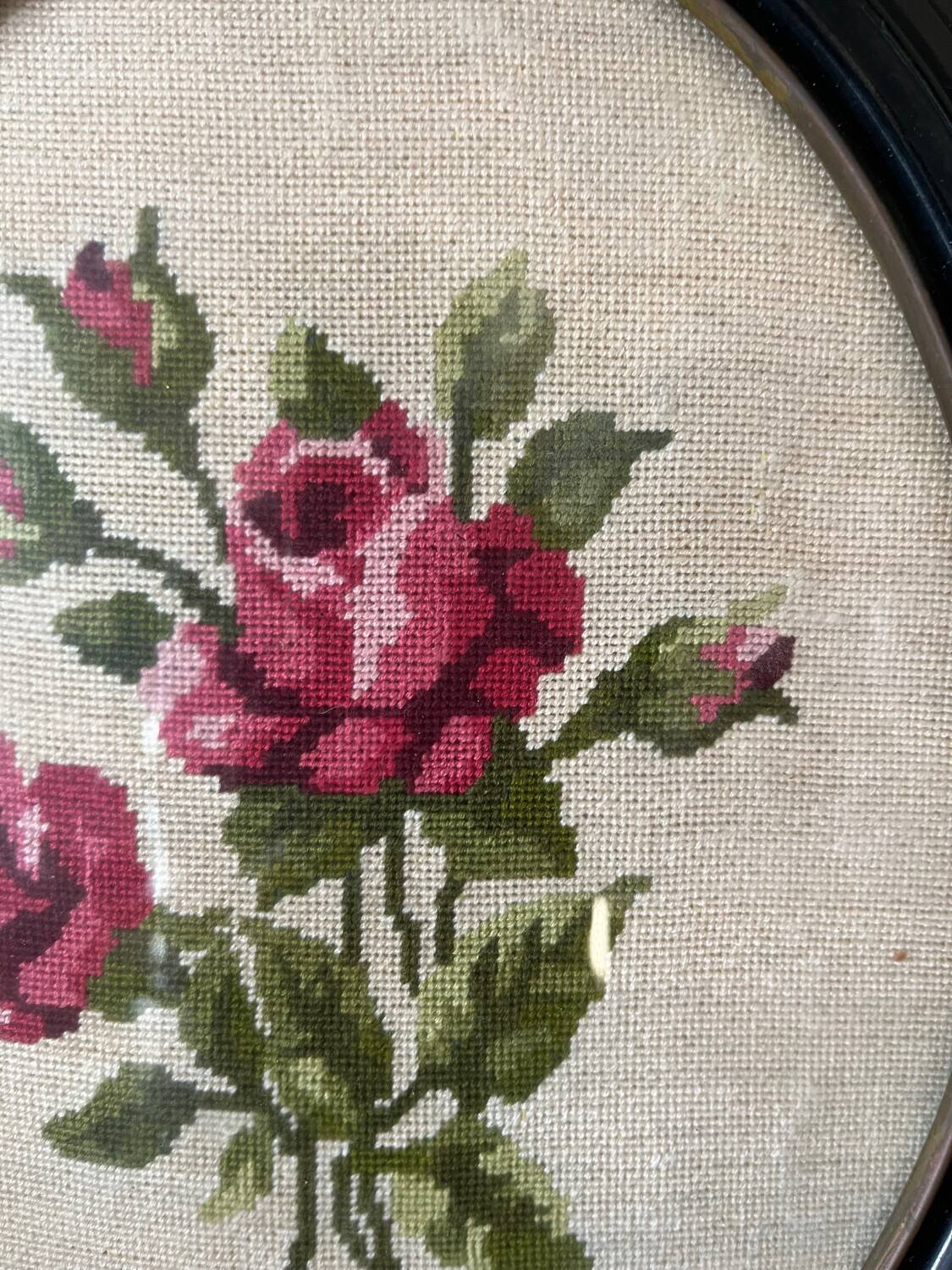 Oval frame - floral canvas