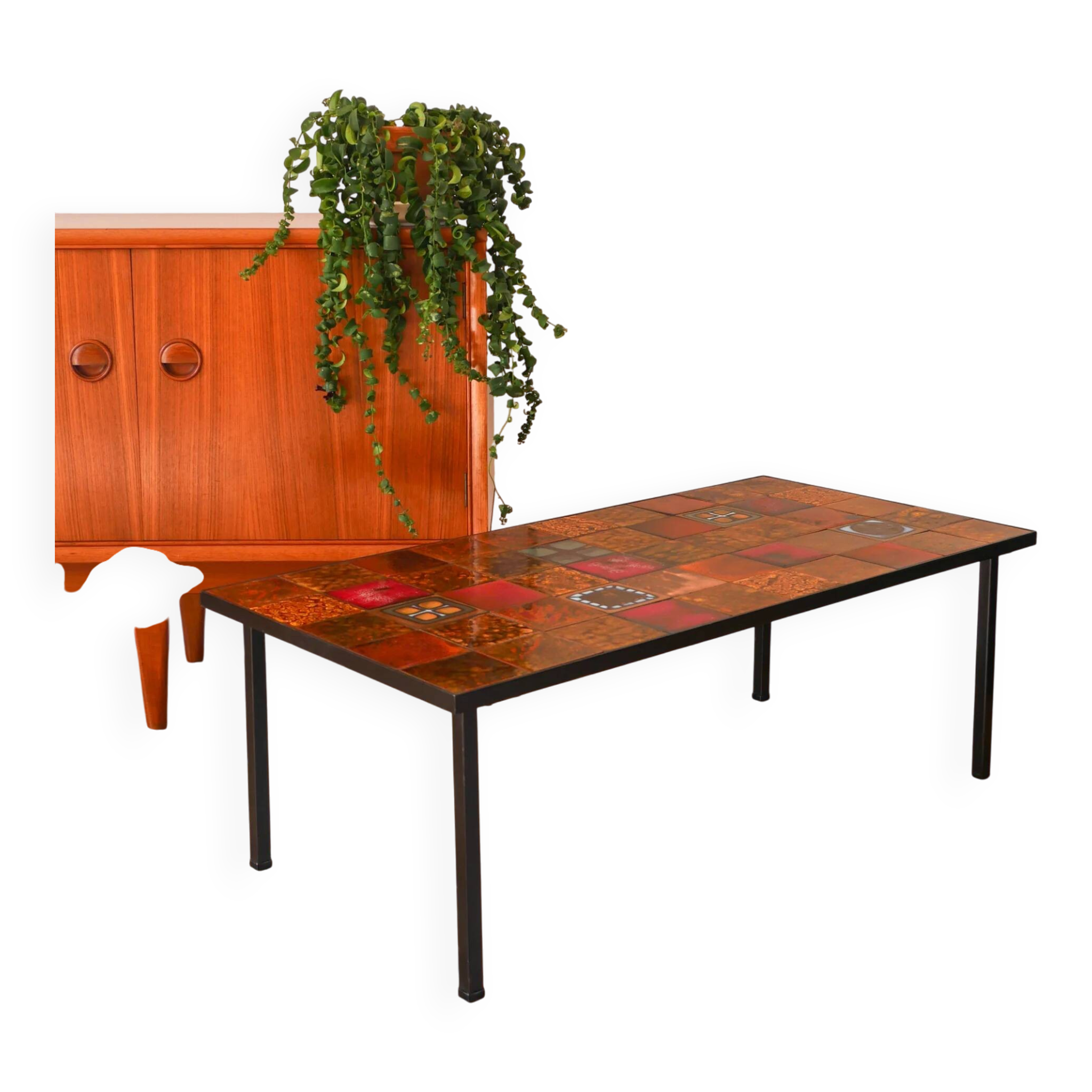 Ceramic and black iron coffee table, attributed to the Roche-Bobois brand, with a black metal base and structure, rectangular ceramic top from Vallauris with colourful patterns in ochre and orange, design from the 1970s.