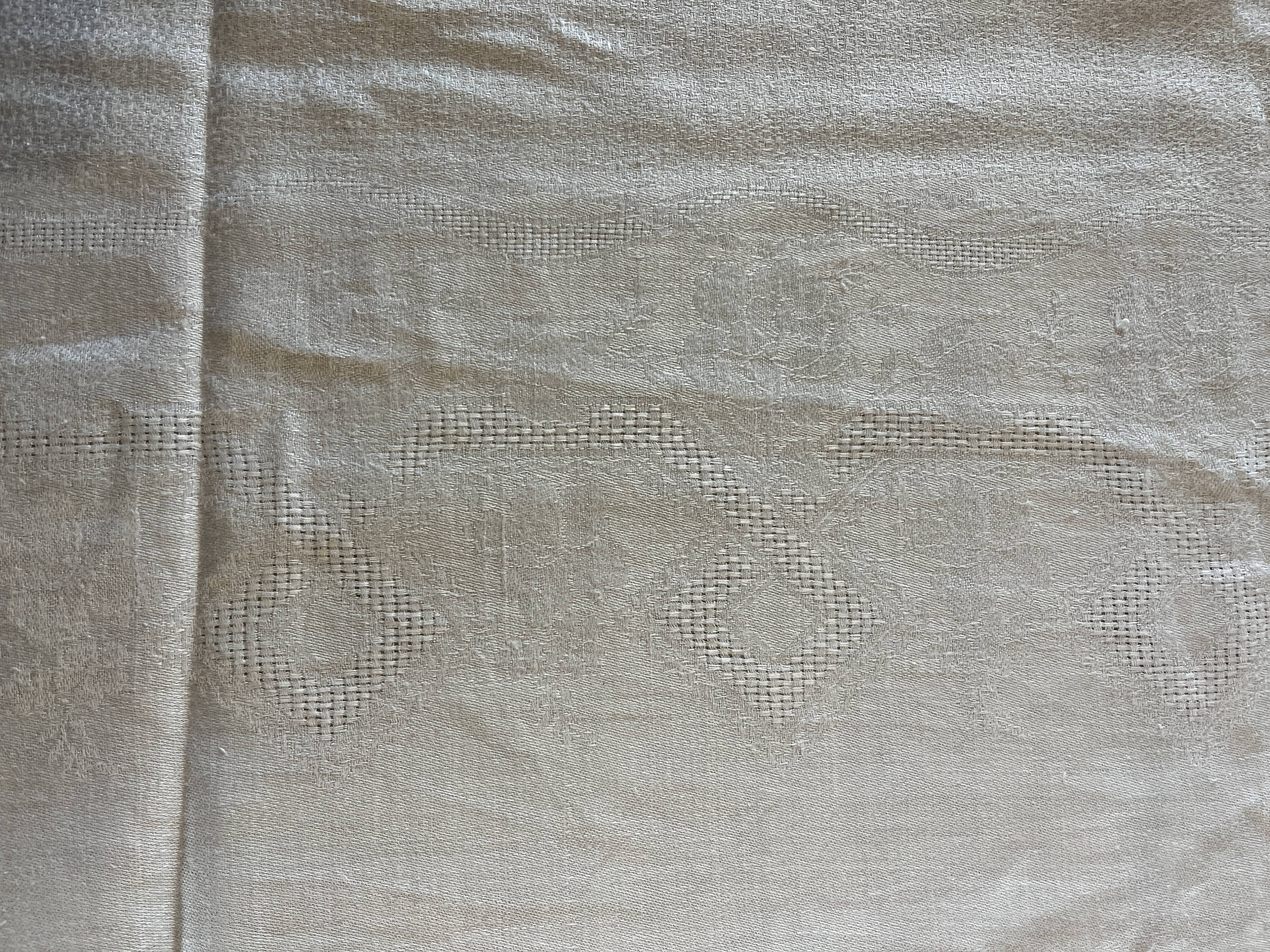 Nappe +12 serviettes avec monogramme brode