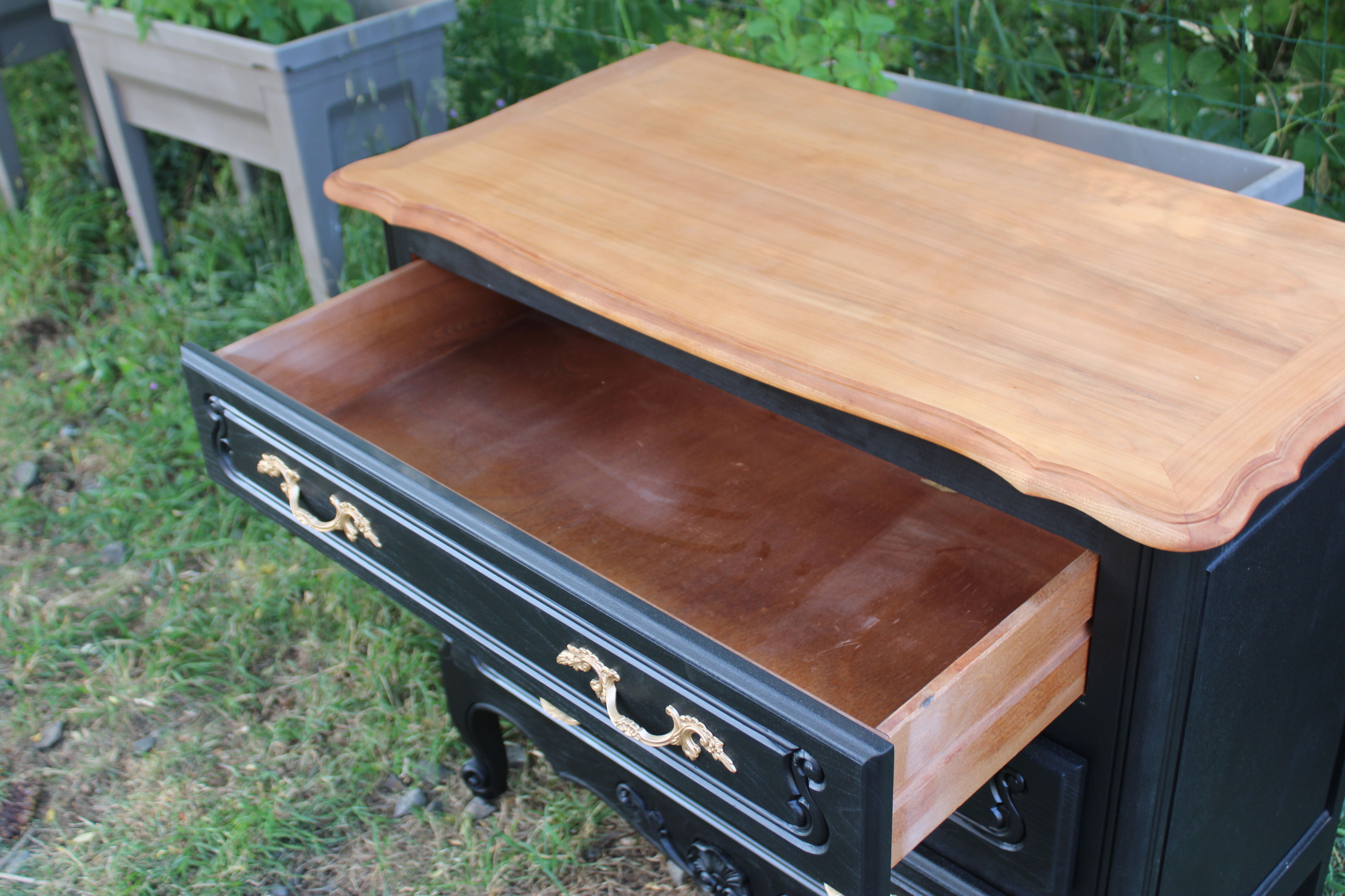 Louis XV style black commode with natural wood top – 3 drawers