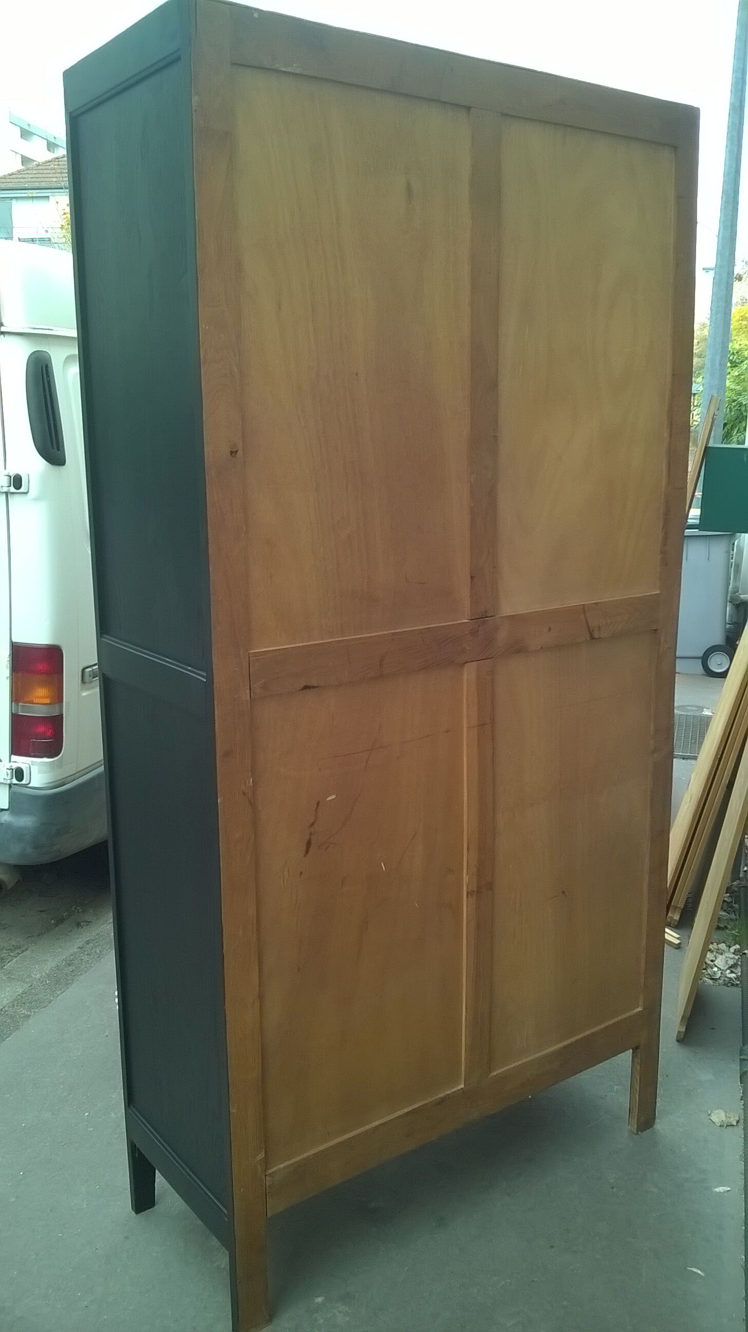 Parisian showcase cabinet