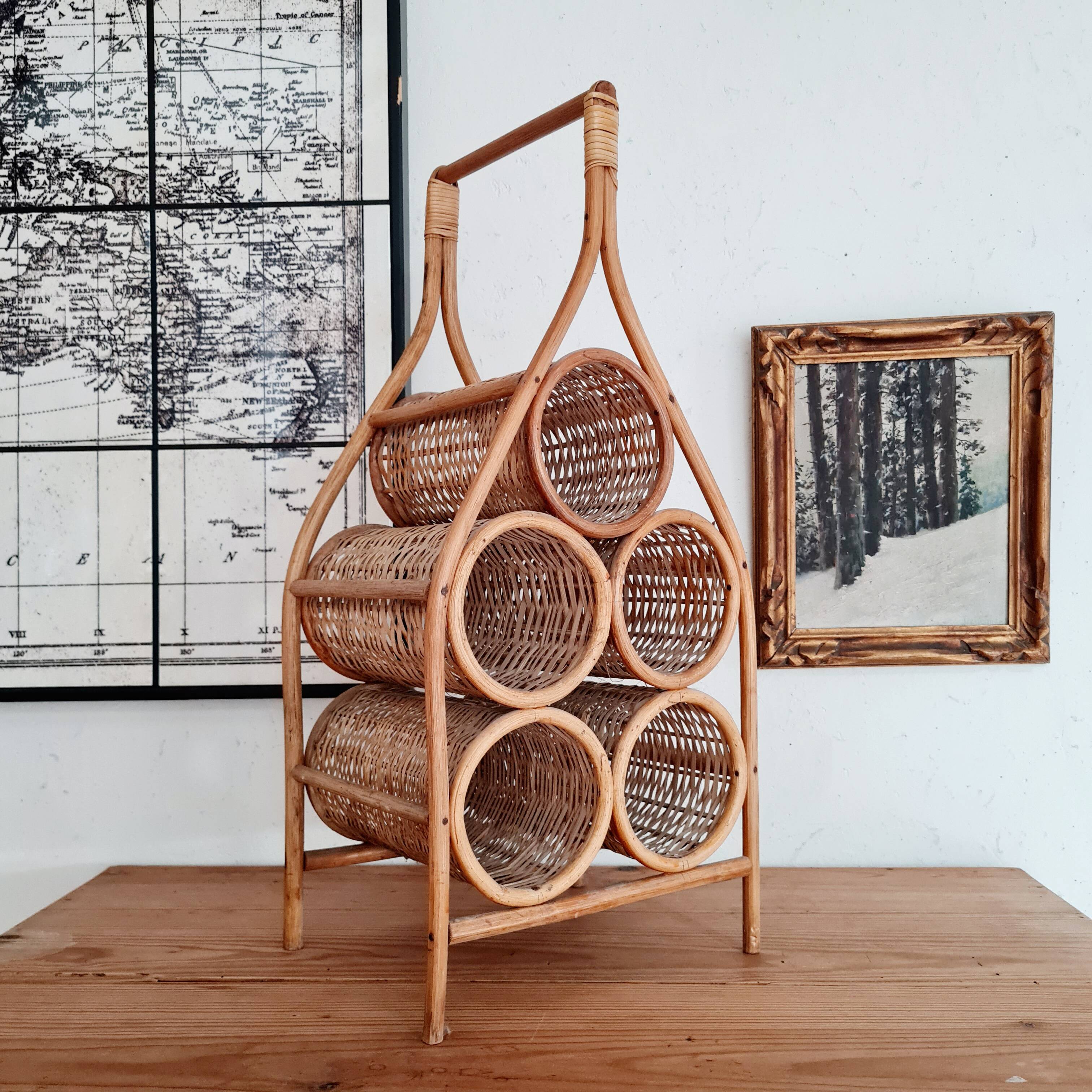 Rattan bottle holder