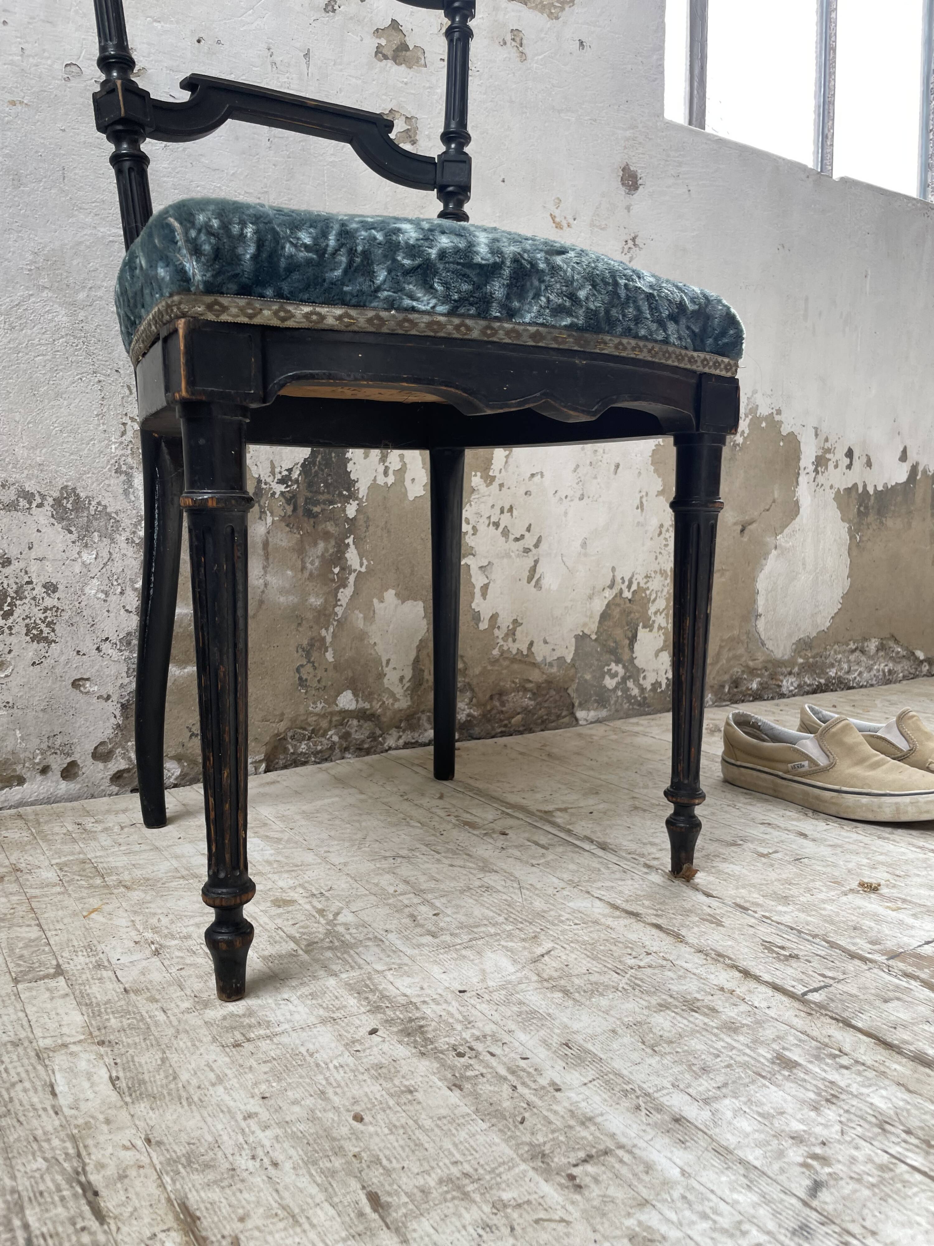 Chaise Napoléon 3 velours bleu