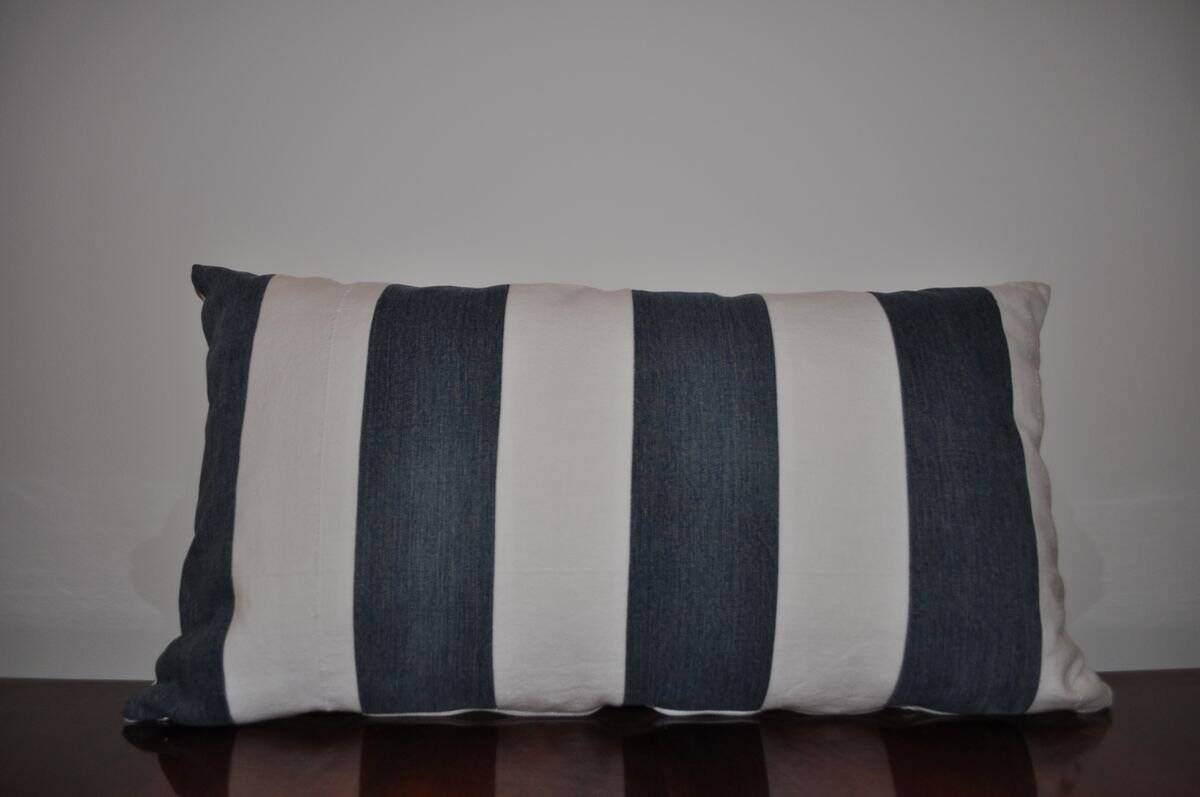 Set of 2 vintage striped cushions in navy blue and white linen, 65x35 cm.
