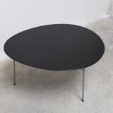 Rare 'Egg' table by Arne Jacobsen for Fritz Hansen, 1952