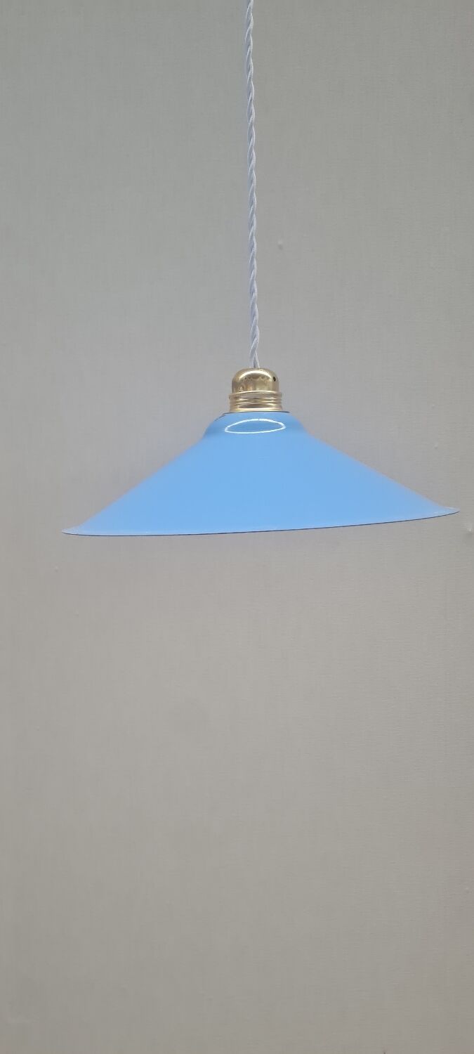 Enamelled sheet metal pendant light