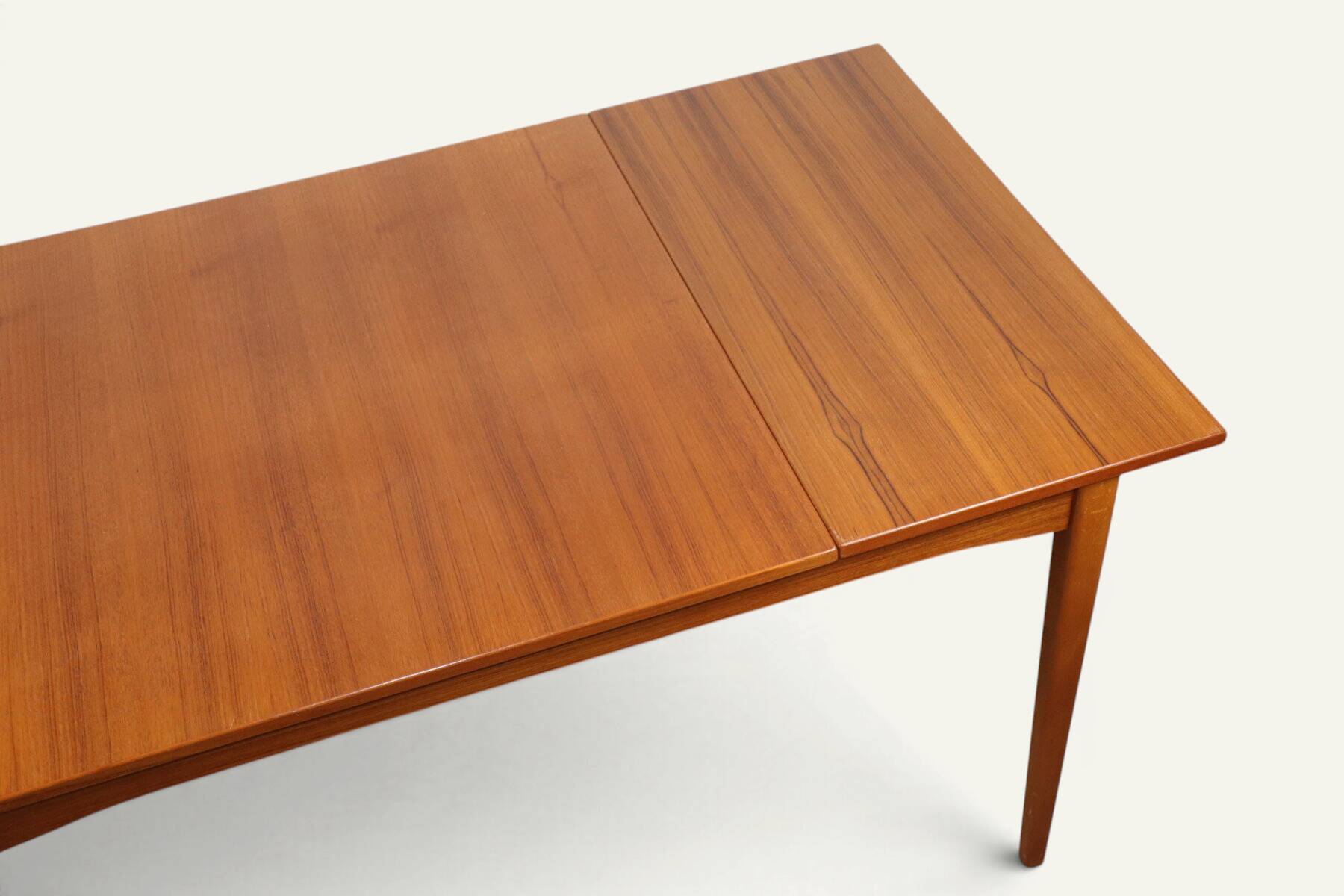 Rectangular extendable dining table in Scandinavian teak – 1960s