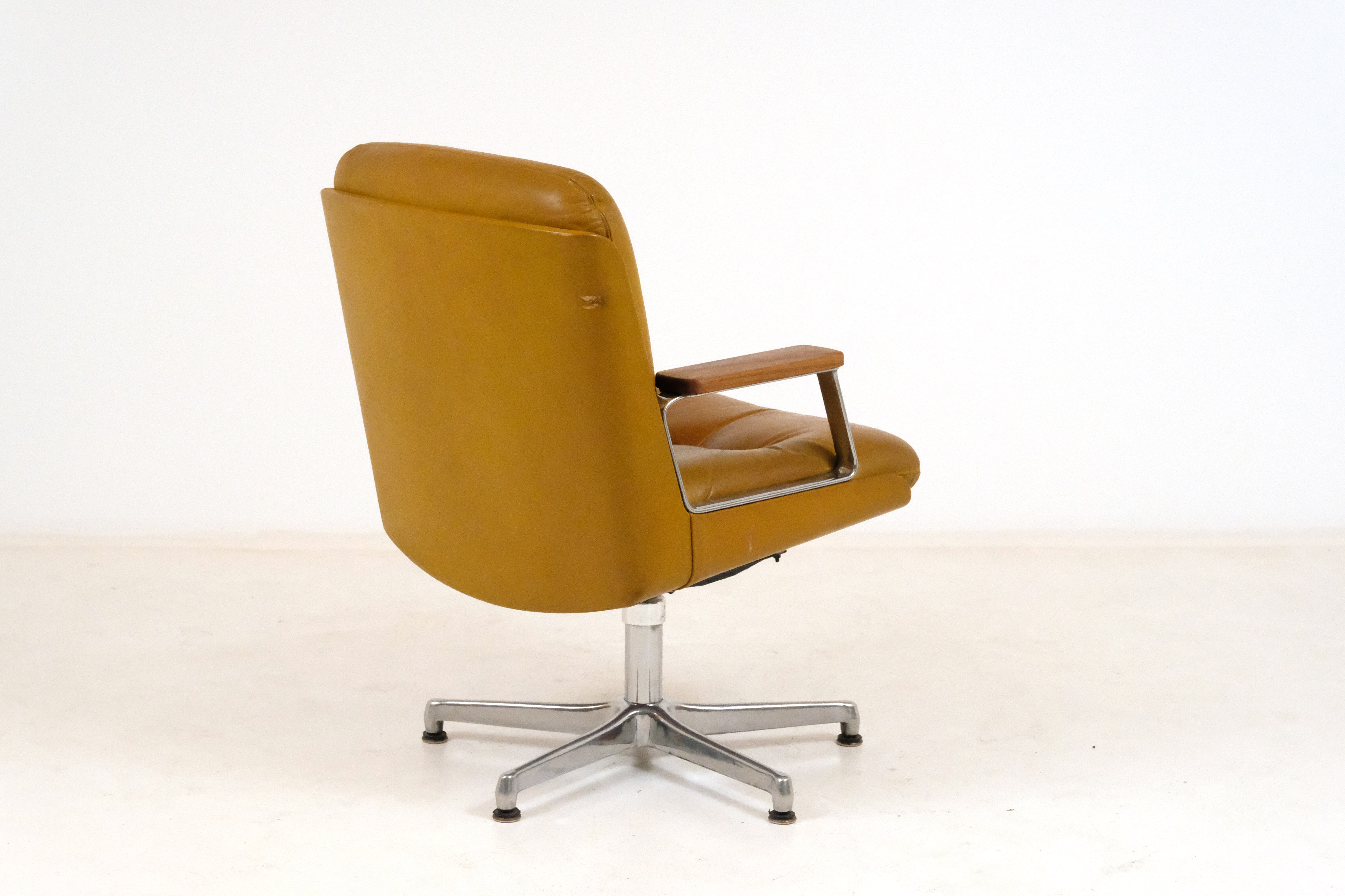 Vaghi leather, aluminium and teak office chair 1970s